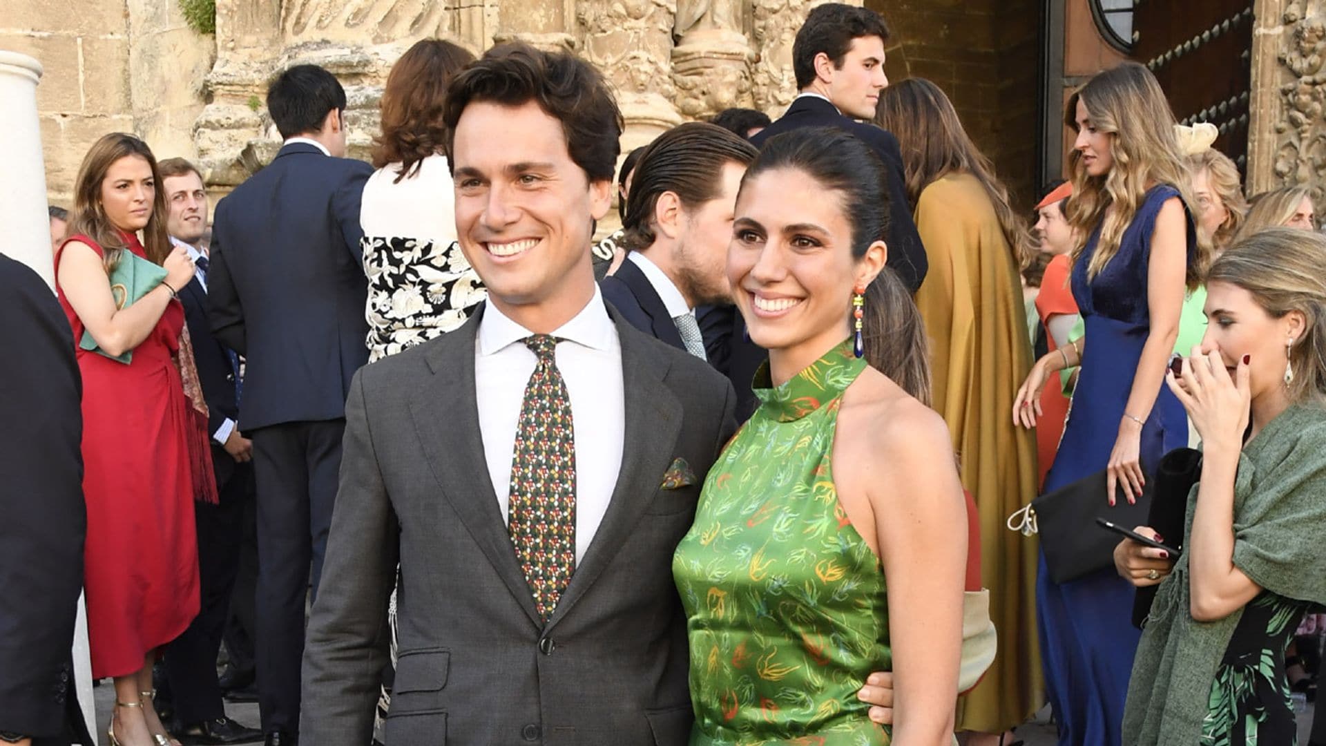 Ana Cristina Portillo y Santiago Camacho, una pareja feliz en la boda de Alfonso Osborne
