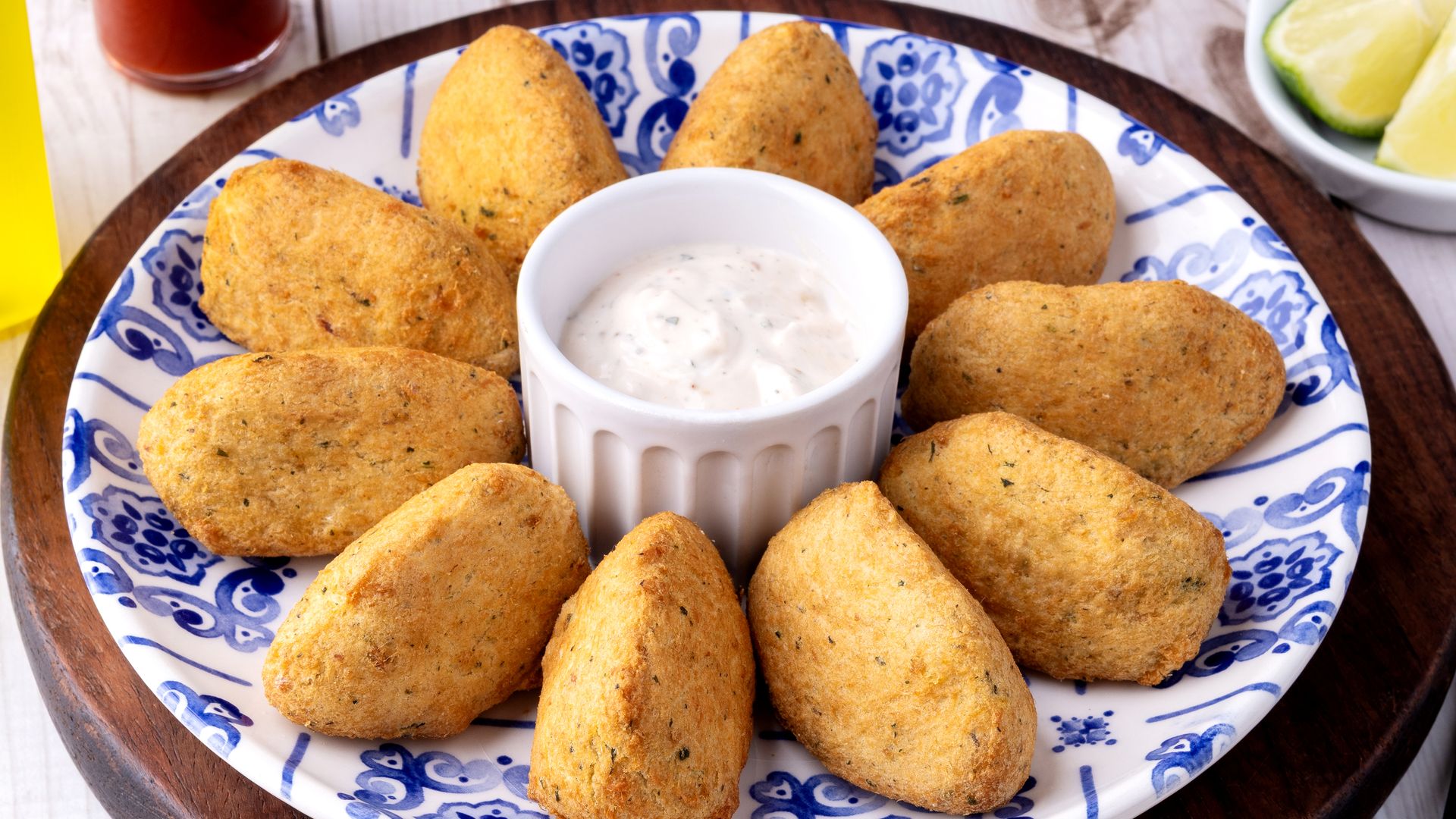 Buñuelos de bacalao al estilo portugués: sencillos, deliciosos y con aspecto de croqueta