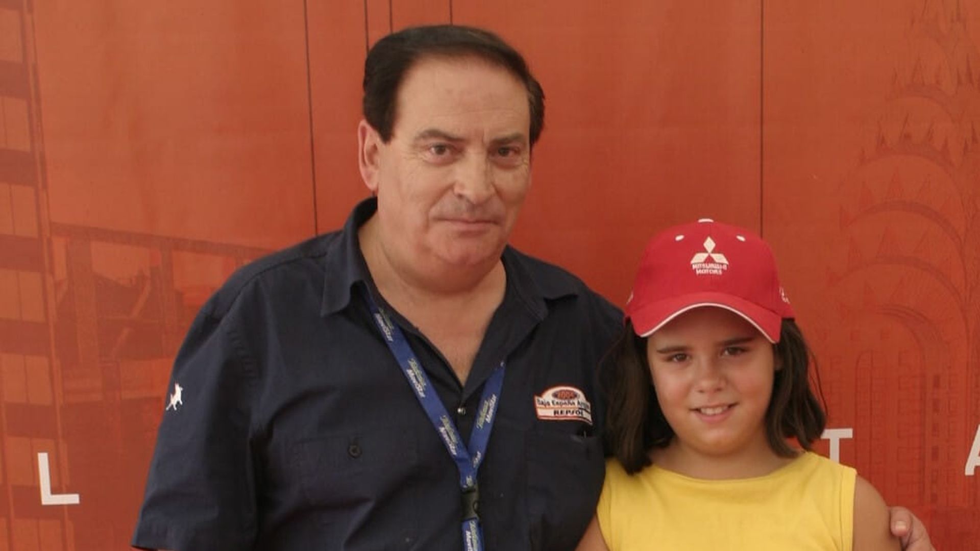 La periodista Carlota Gracia junto a su padre, Carlos Gracia