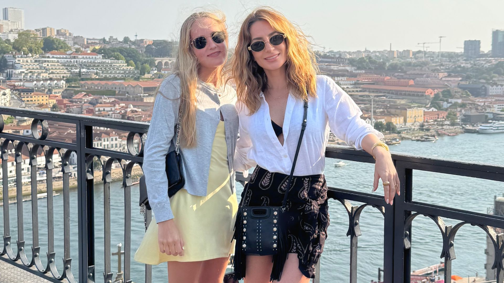 Miranda y Geraldine Bazán, guapísimas en Porto.