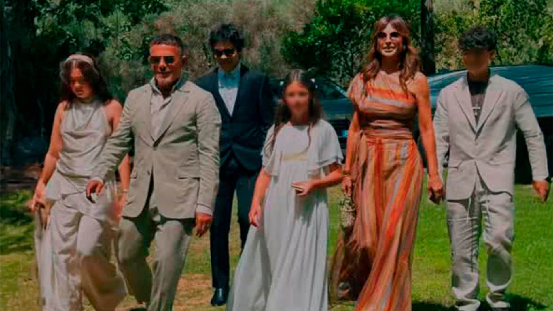 Las imágenes de la comunión de los hijos de Alejandro Sanz y Raquel Perera: la unidad de la familia