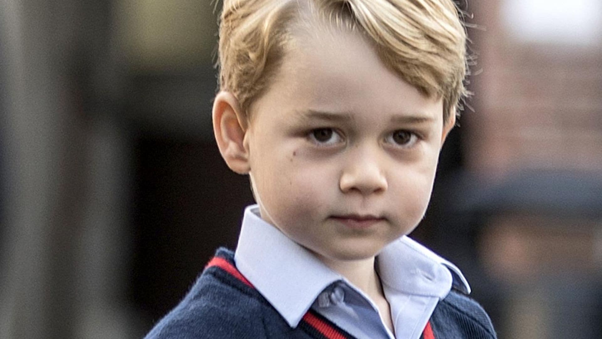 ¡De celebración! El príncipe George confirma su color favorito con un polo español de 5 euros