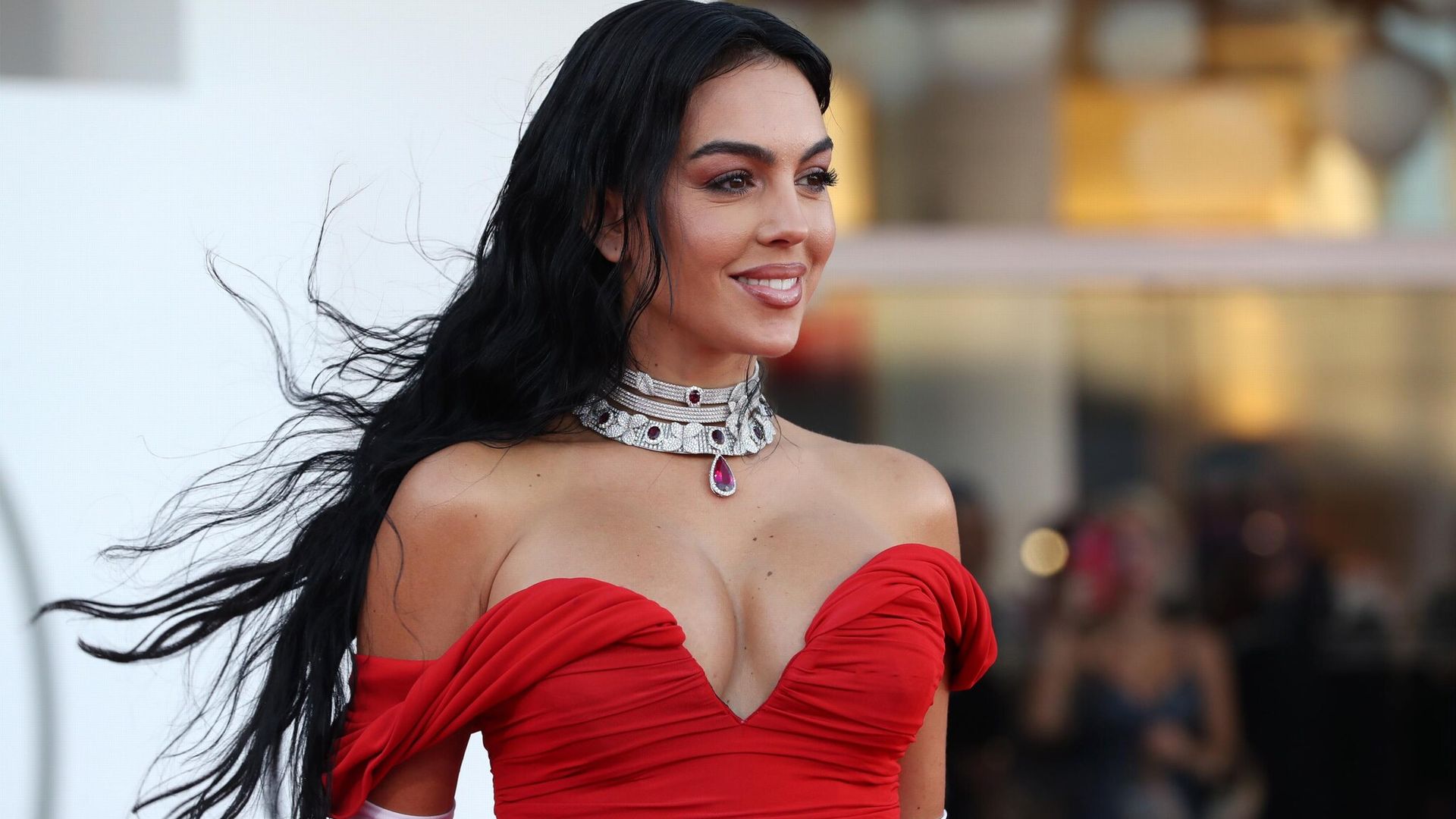 Georgina Rodríguez luce el mismo reloj que Rihanna usó en el Super Bowl