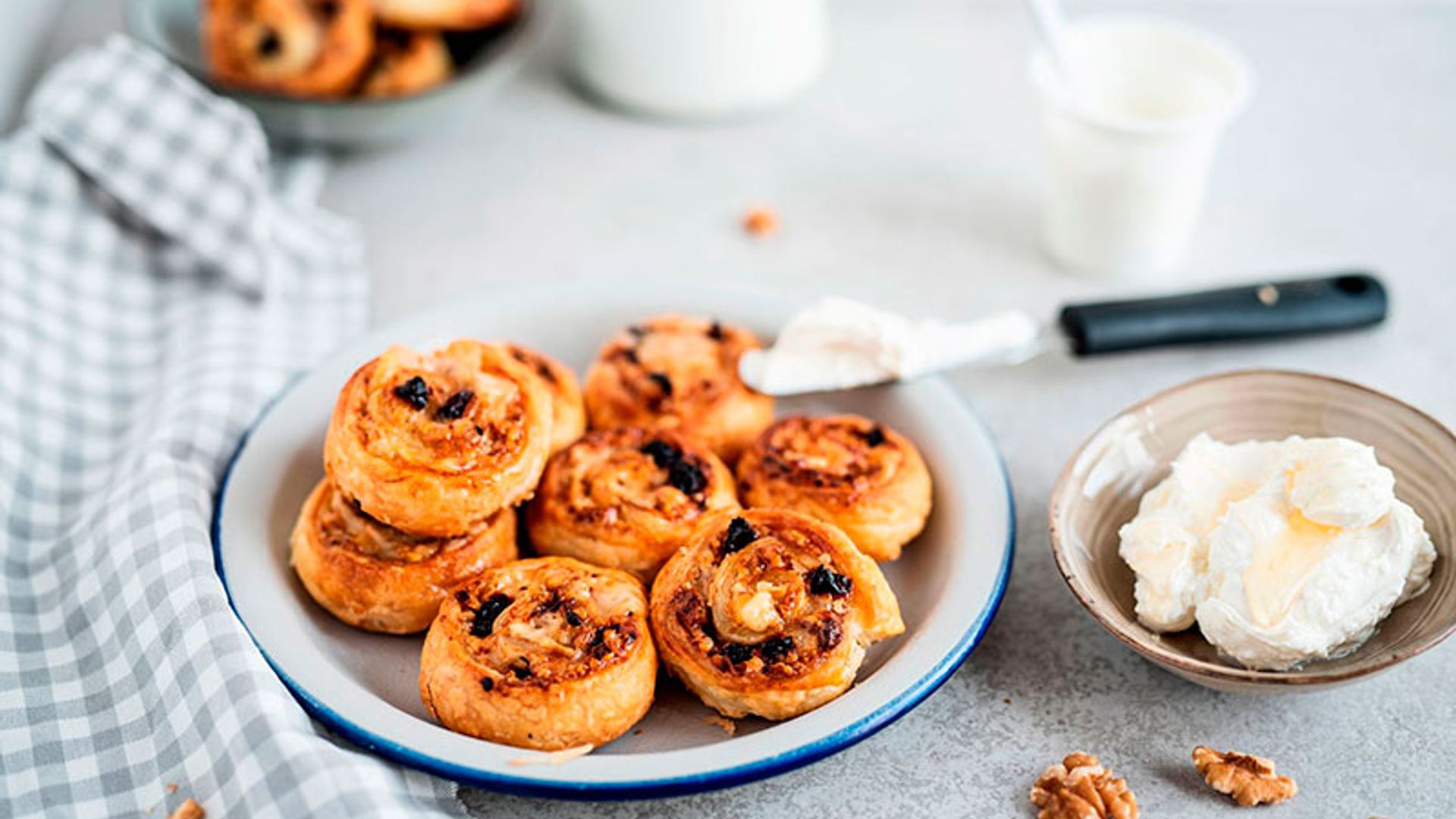 Ruedas de pasas, nueces y Parmigiano Reggiano