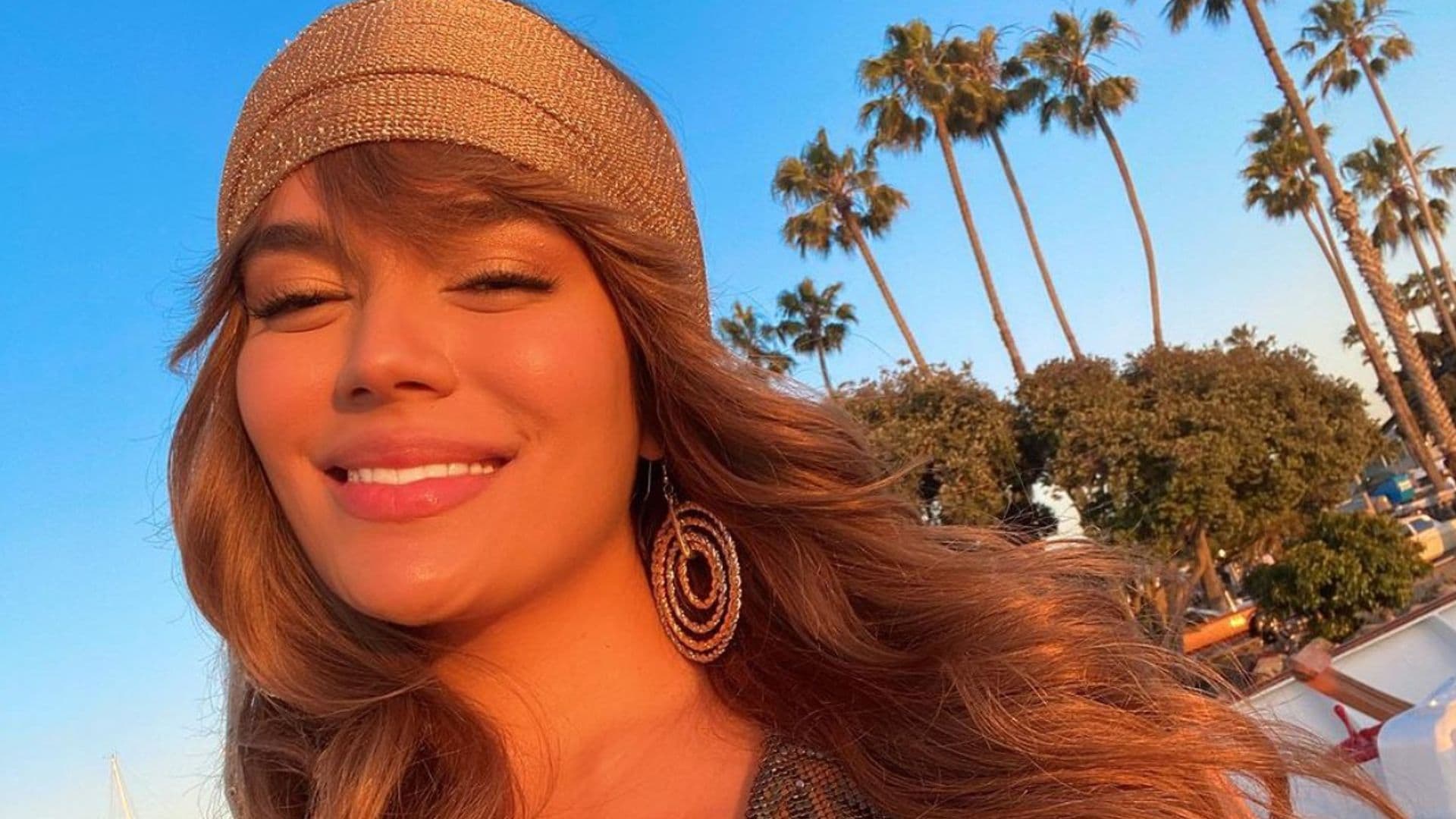 Las imágenes inéditas de 'Griselda' que ha compartido Karol G
