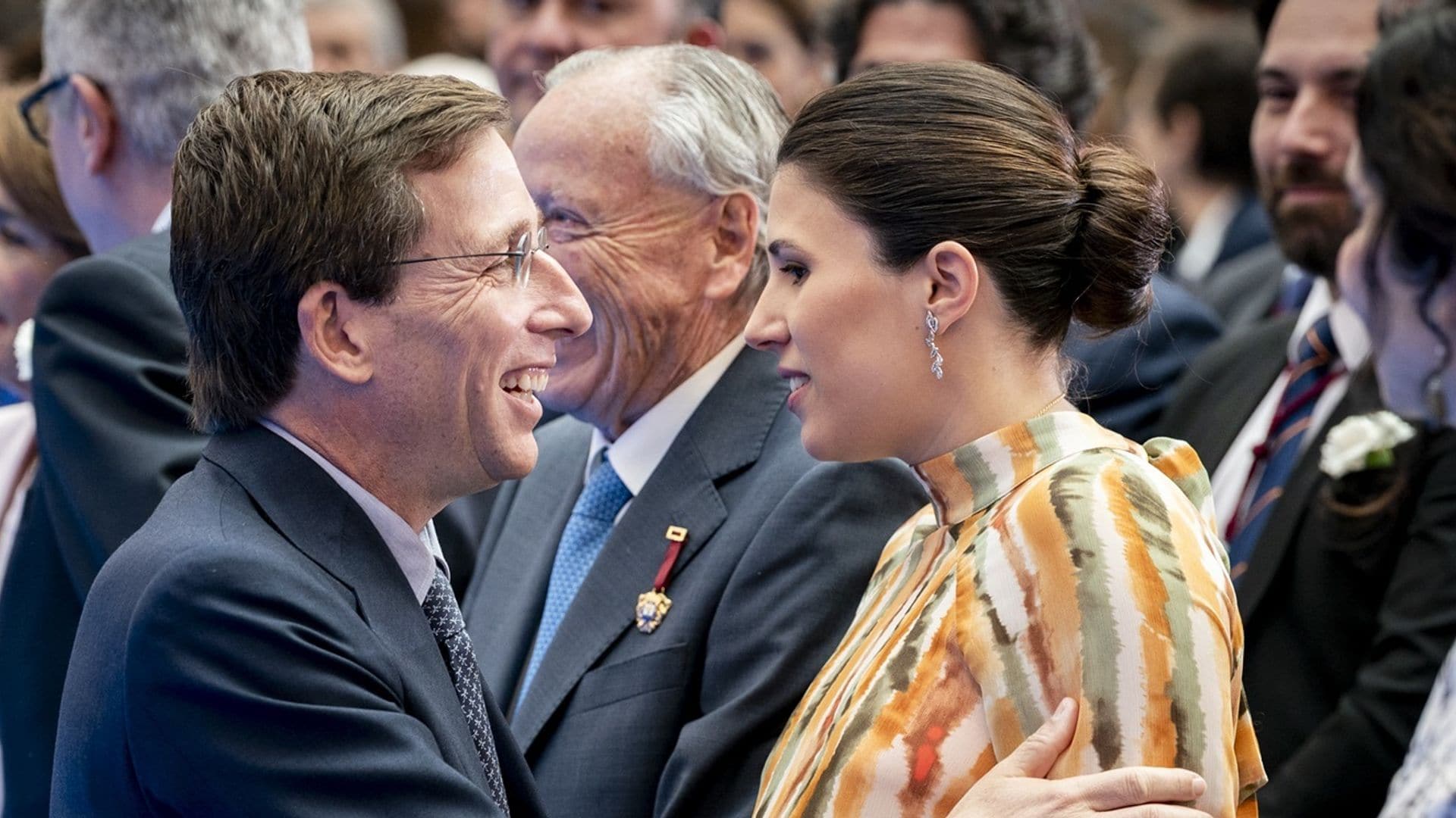 El gesto de José Luis Martínez-Almeida con Teresa Urquijo a punto de ser padres