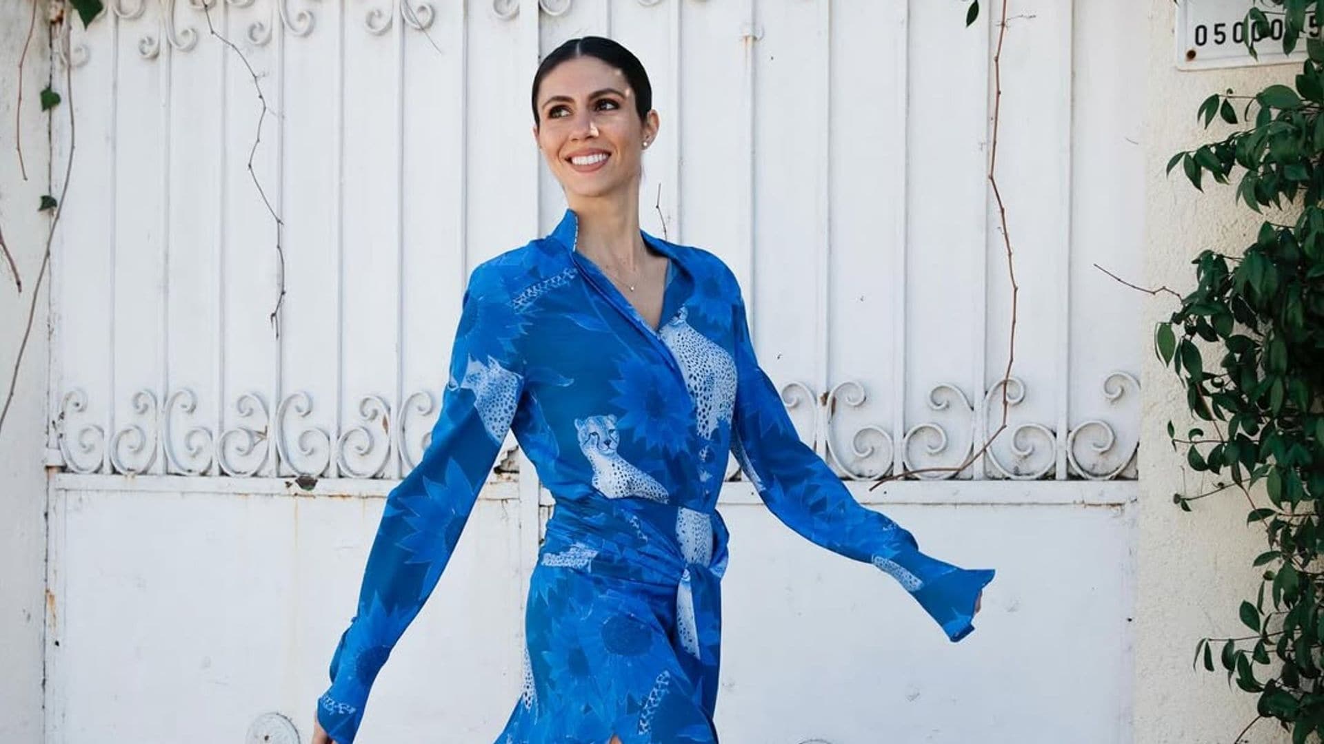 Ana Cristina Portillo con vestido azul de invitada