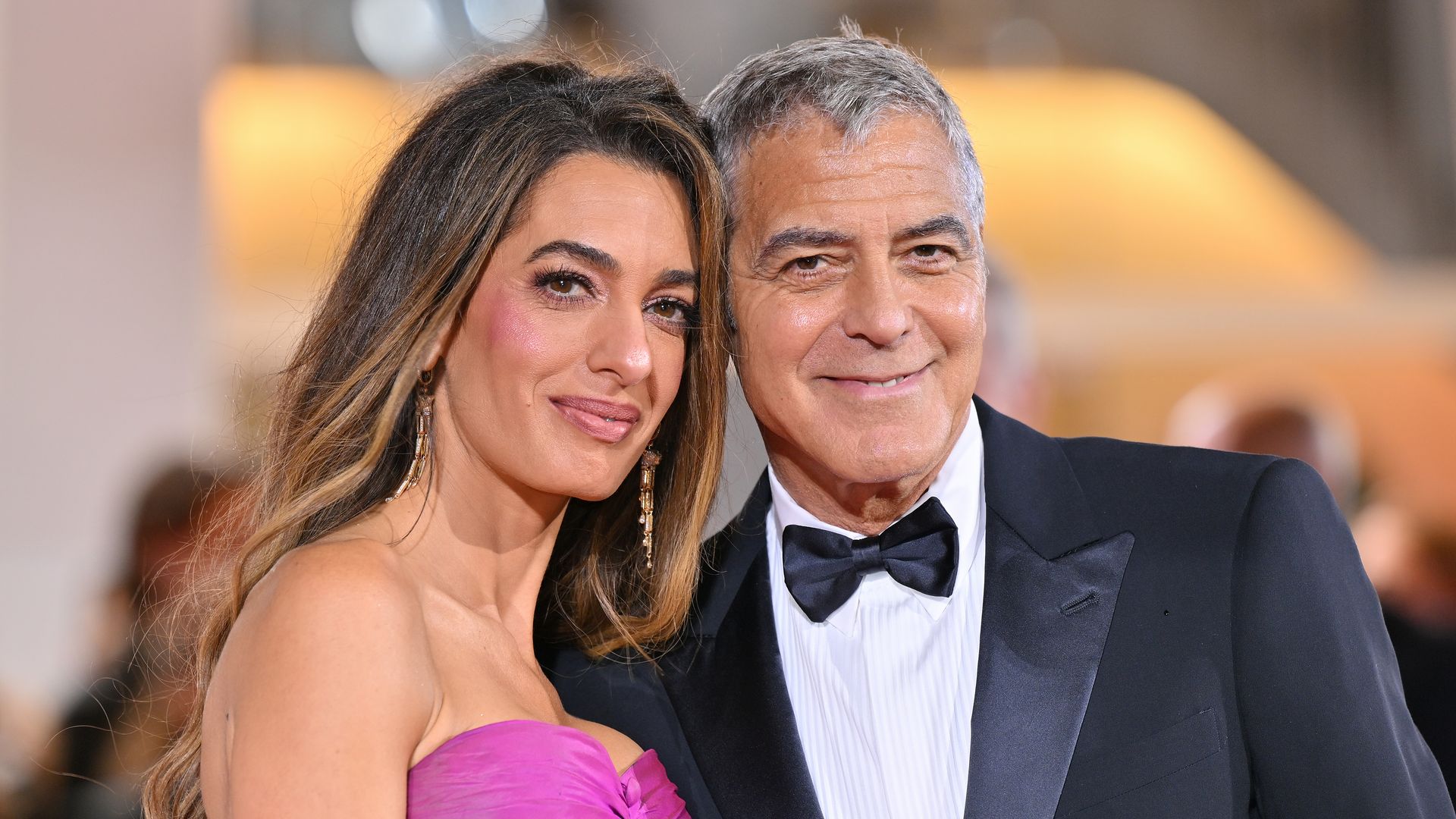 Amal Clooney y George Clooney en el Festival de Venecia el 28 de agosto de 2025