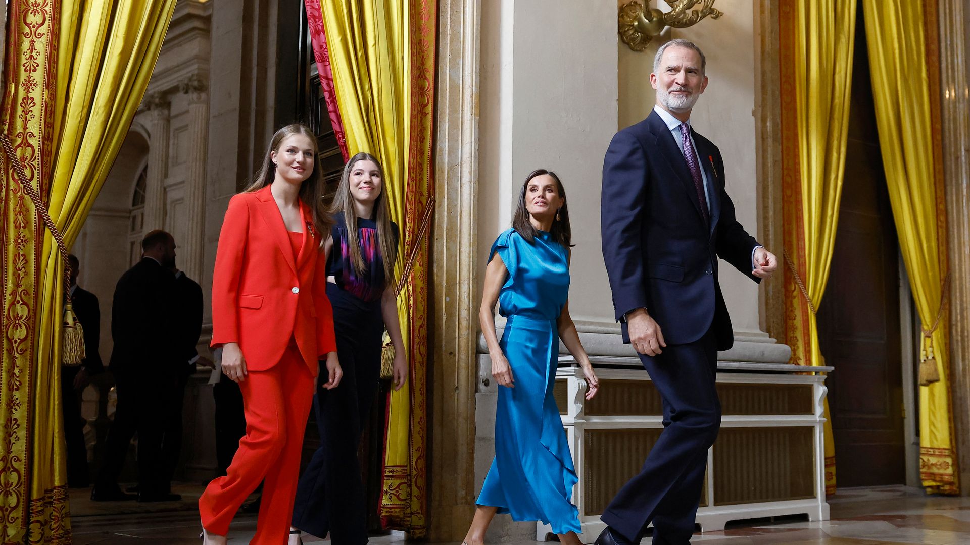 La princesa Leonor y la infanta Sofía sorprenden a sus padres con un conmovedor discurso