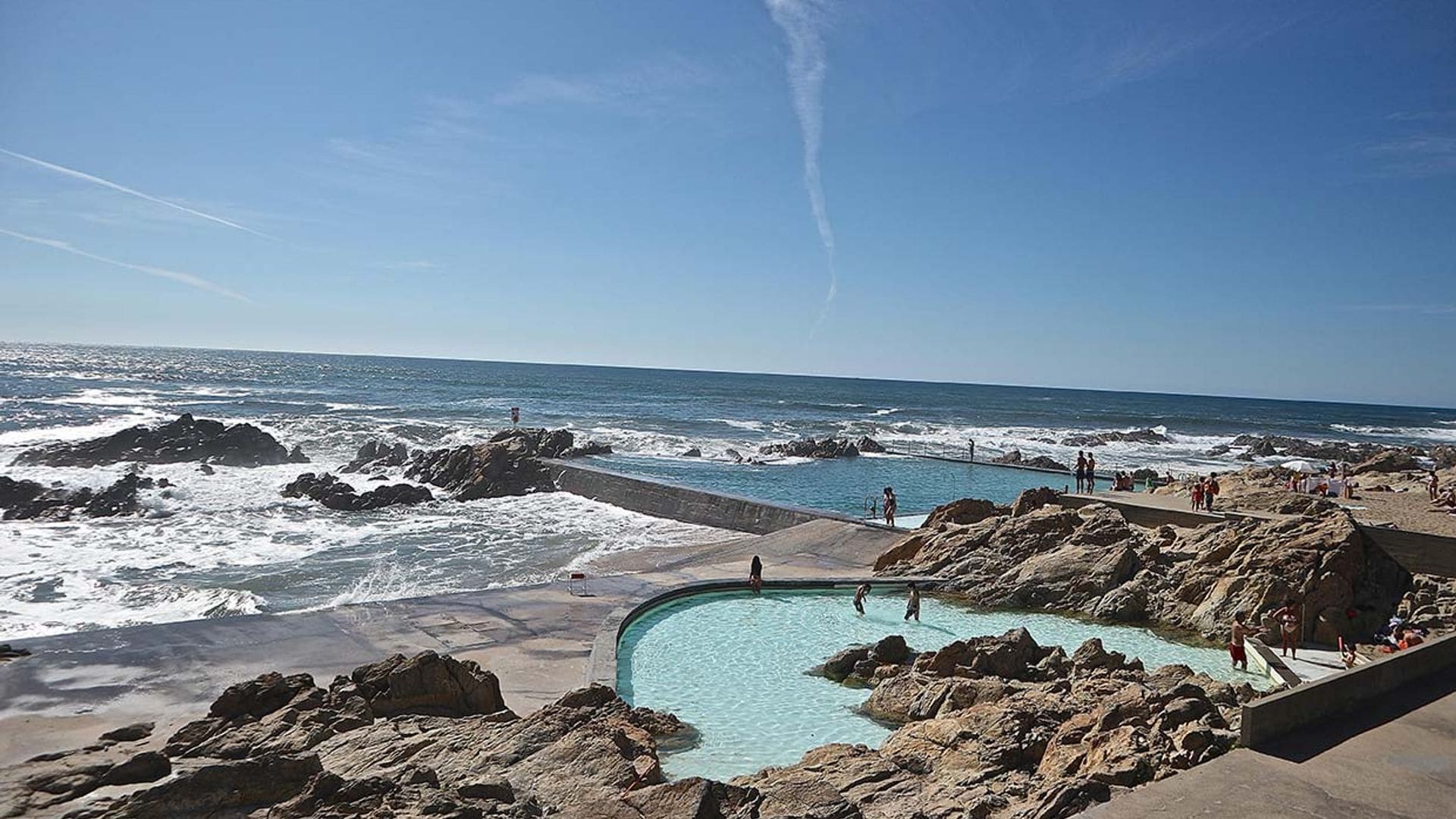 Piscinas en el océano donde darte un baño tranquilo en Portugal