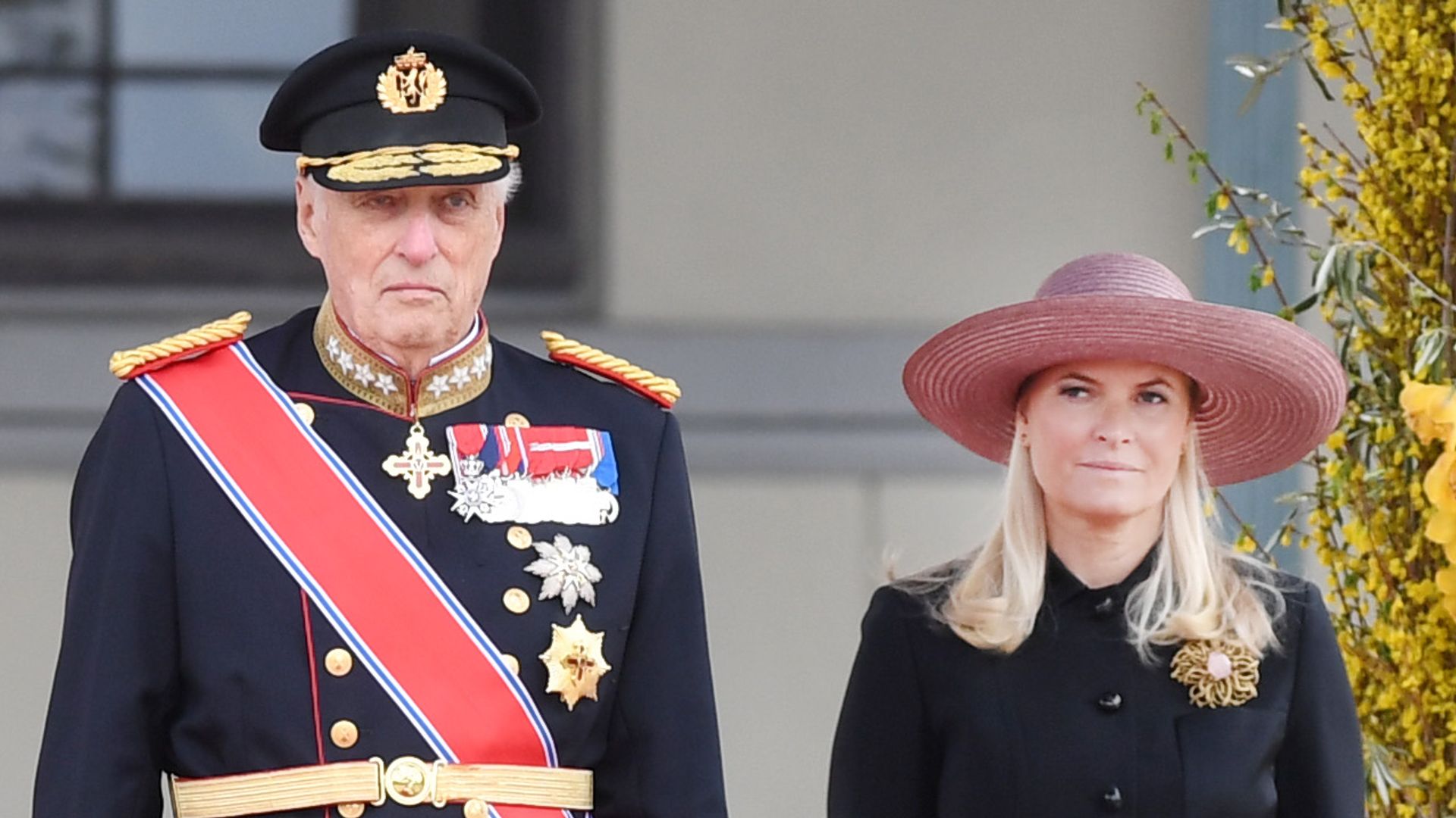 El rey Harald y la reina Sonia junto a la princesa Mette-Marit