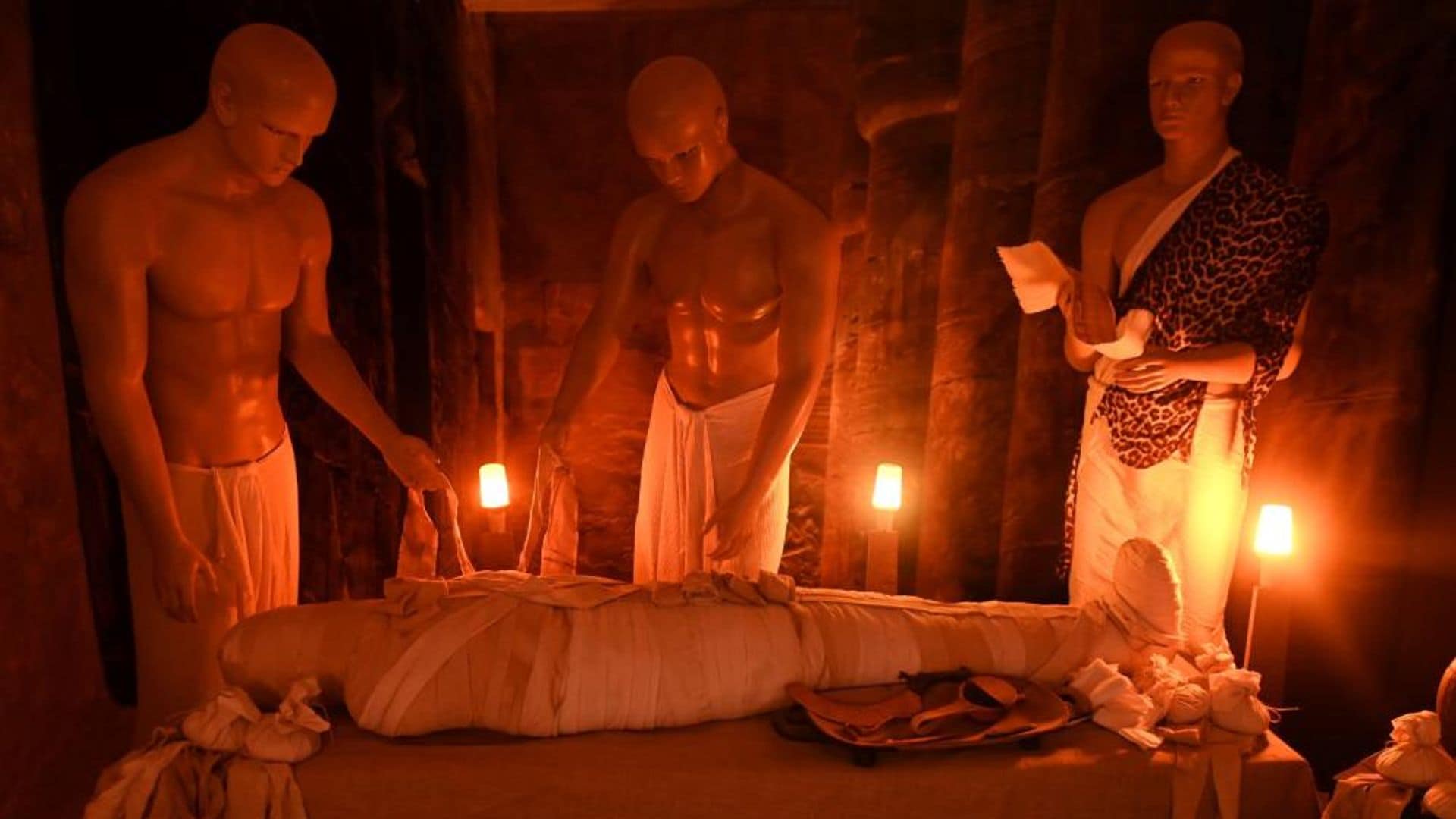 Exposición 'Tesoros de Egipto' Escena de momificación