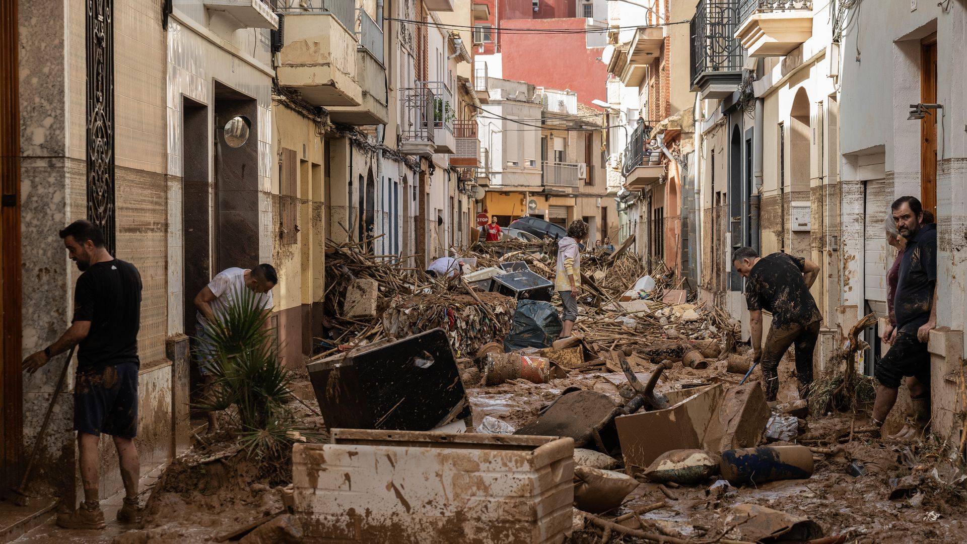 Un año después de la DANA en Valencia: así vivió la ciudad, la lluvia que lo cambió todo