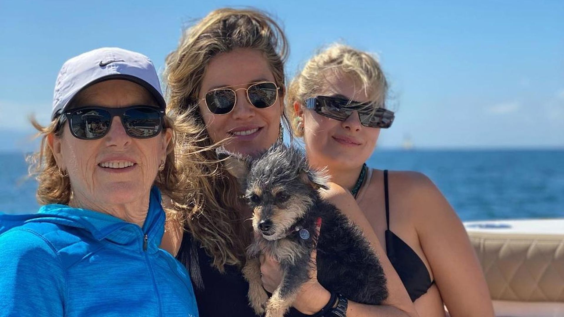 Jaydy Michel presume de familia: tres generaciones bajo el sol mexicano