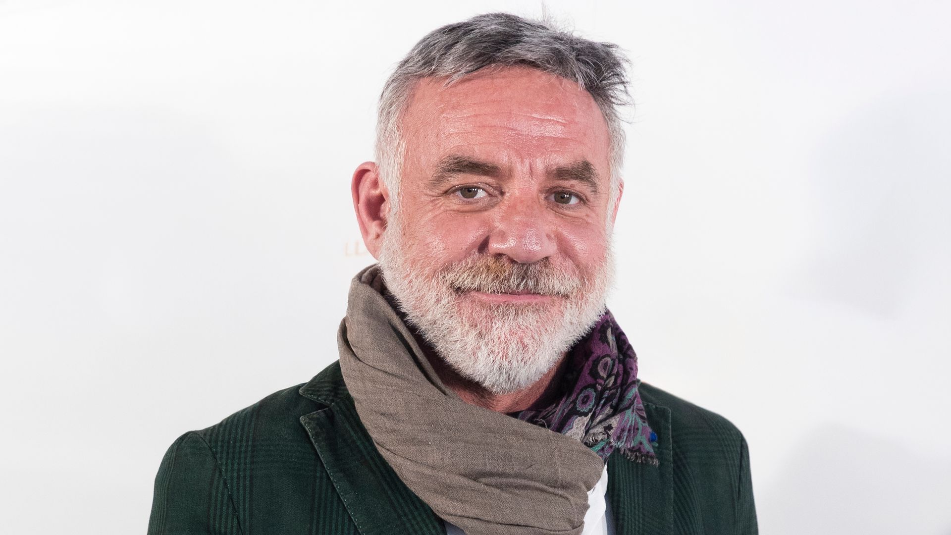 Así es la casa frente al mar del arquitecto Joaquín Torres en Galicia y que ahora puedes alquilar: "El blanco es como un manto nevado que lo purifica todo"