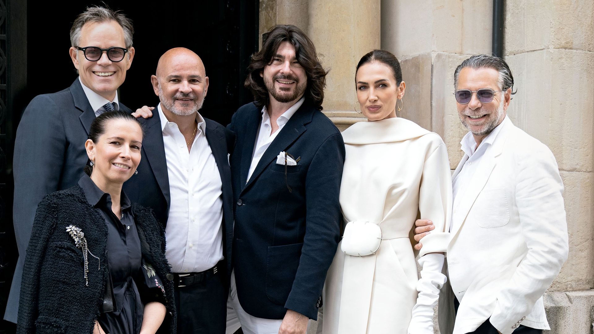Nieves Álvarez y Bill Saad con los invitados a su boda