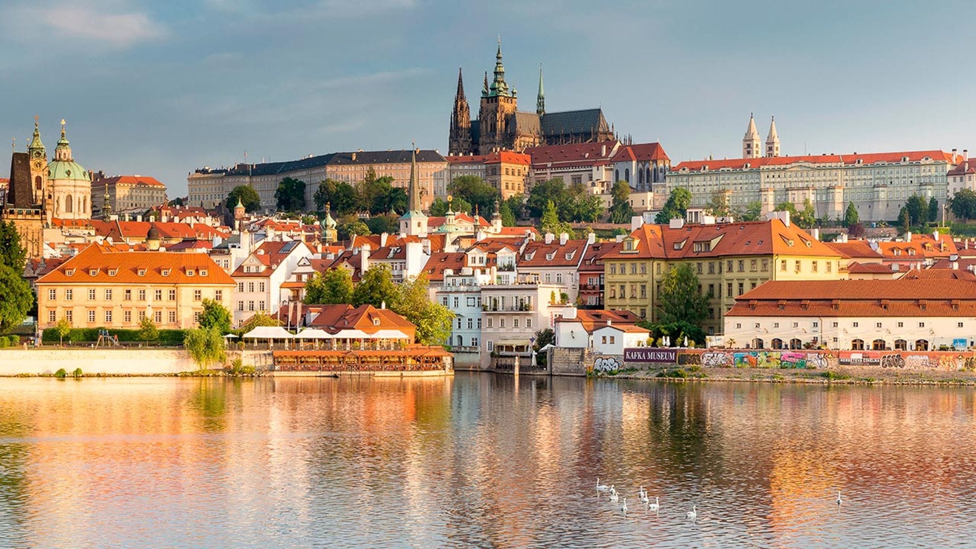 Por el barrio del Castillo de Praga, la fortaleza más grande del mundo