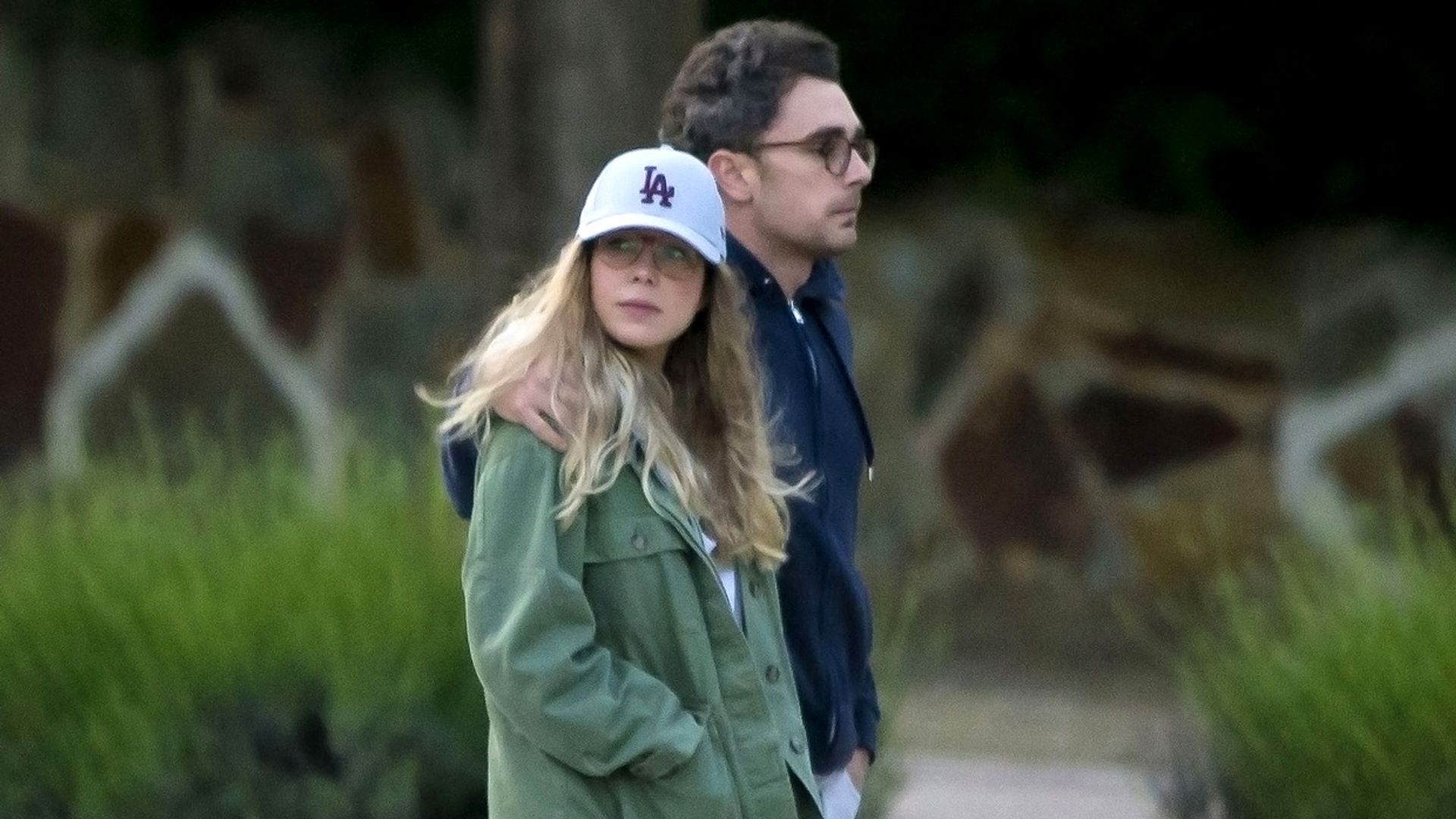 Celia, la inseparable prima de Álex Lequio, se refugia en su novio en estos tristes momentos