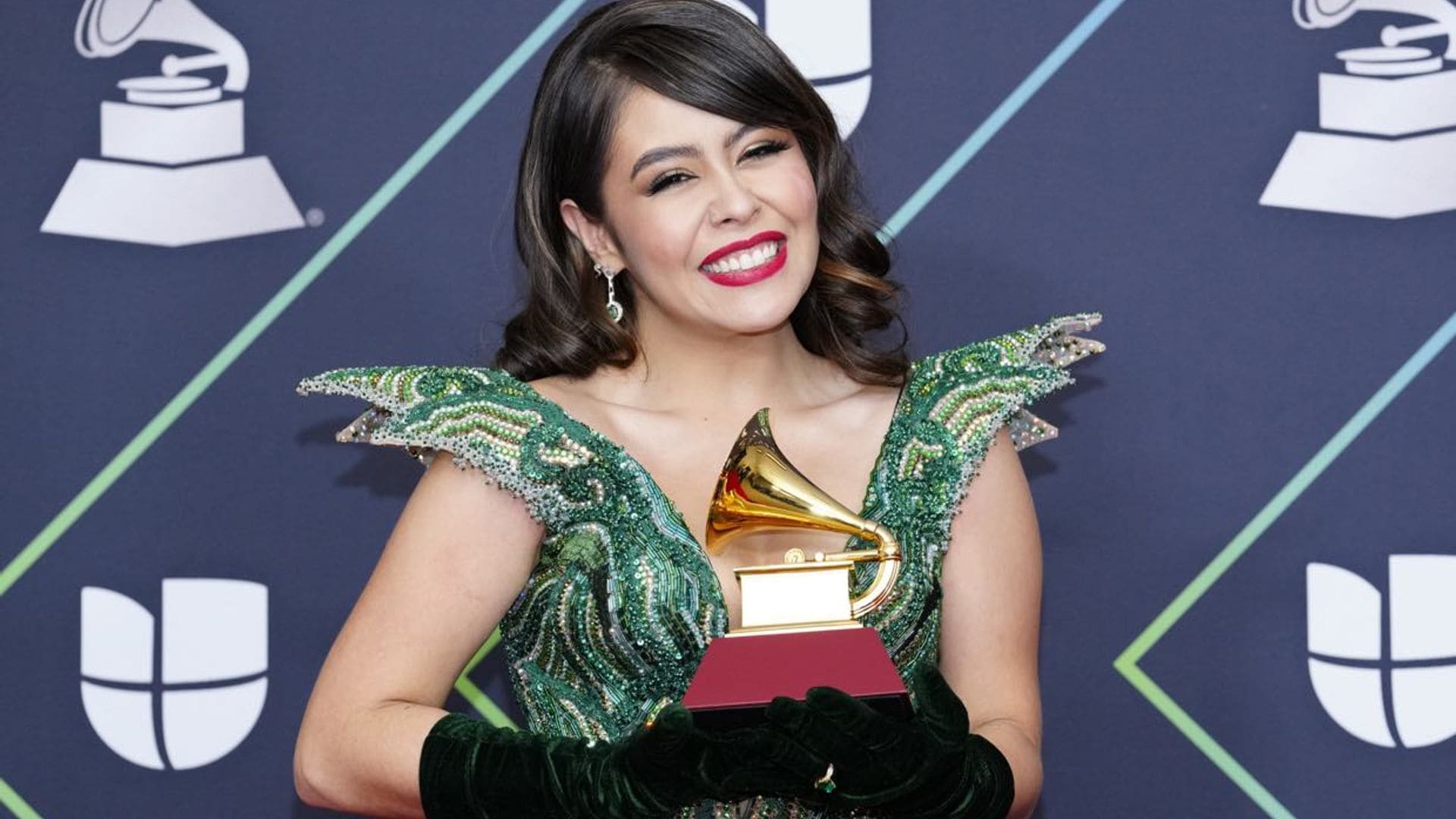 ¡Un debut musical de Grammy Latino! Descubre a Juliana Velásquez, la 'mejor nueva artista' de 2021