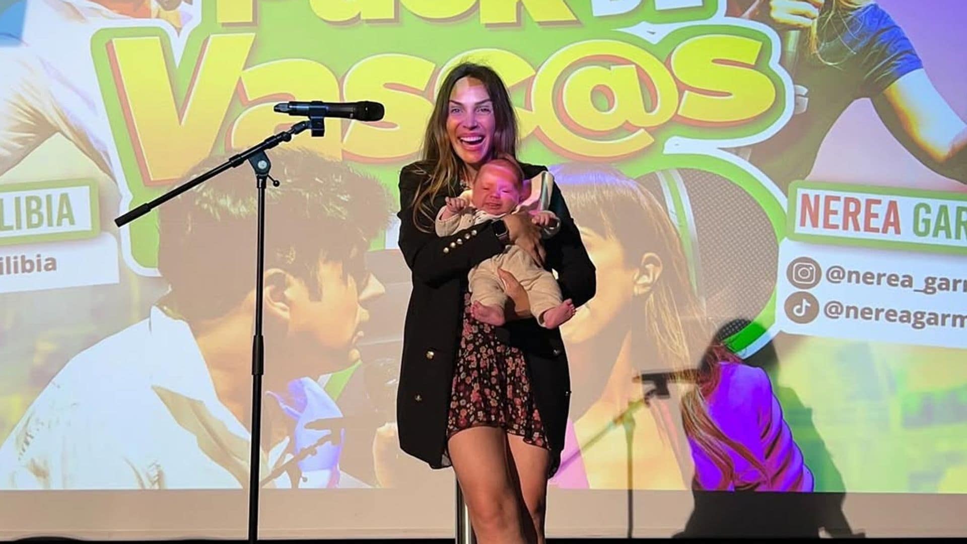 El hijo de Nerea Garmendia debuta en el teatro con menos de dos meses: 'Ya empiezo a liársela'