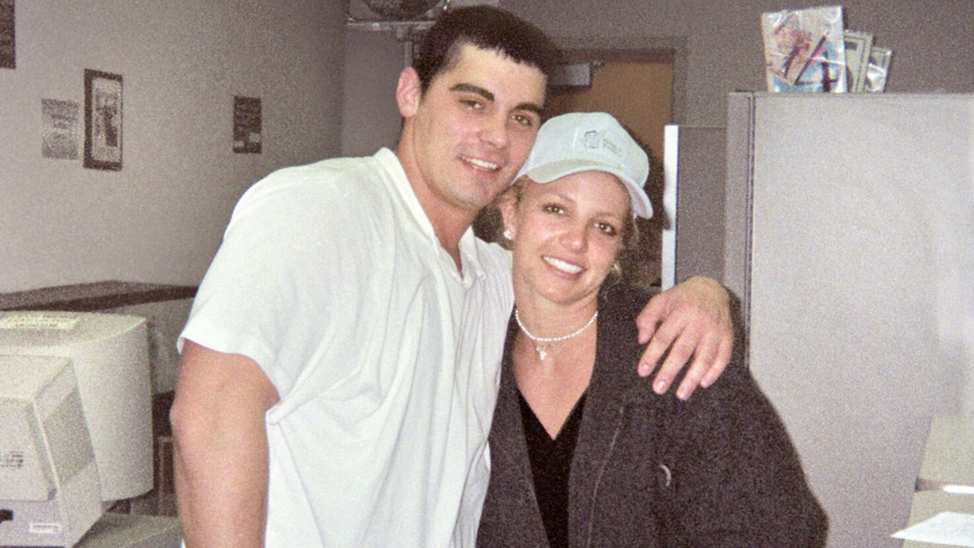 Britney Spears consigue una orden de alejamiento contra su ex cuatro días después de intentar boicotear su boda