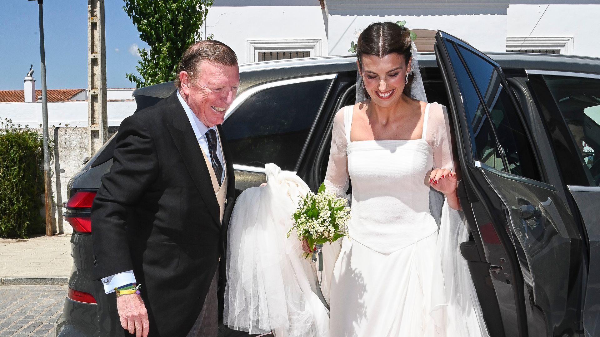 El vestido de novia medieval y bordado a mano que Patricia Cadaval ha elegido para su boda sevillana