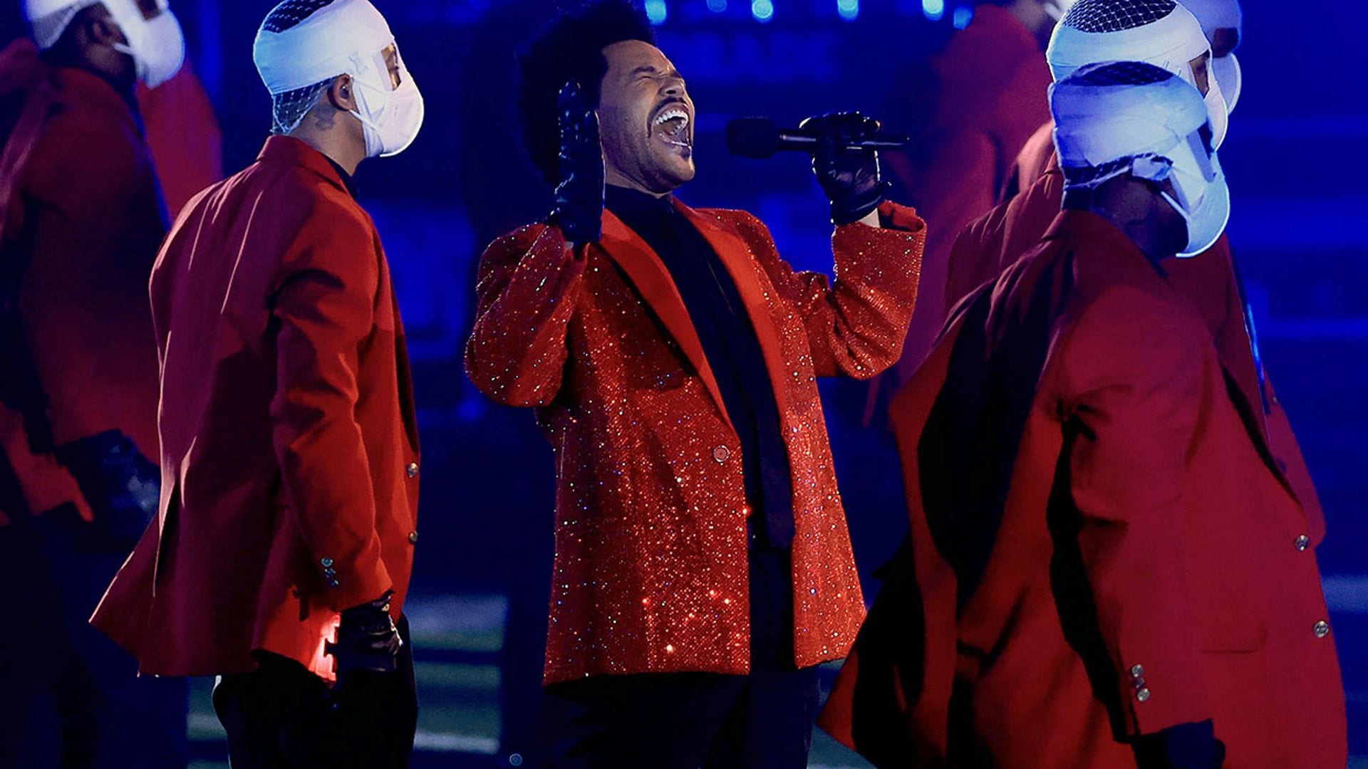 Los lookazos de la Super Bowl: de Amanda Gorman a la conexión de The Weeknd con Meghan Markle