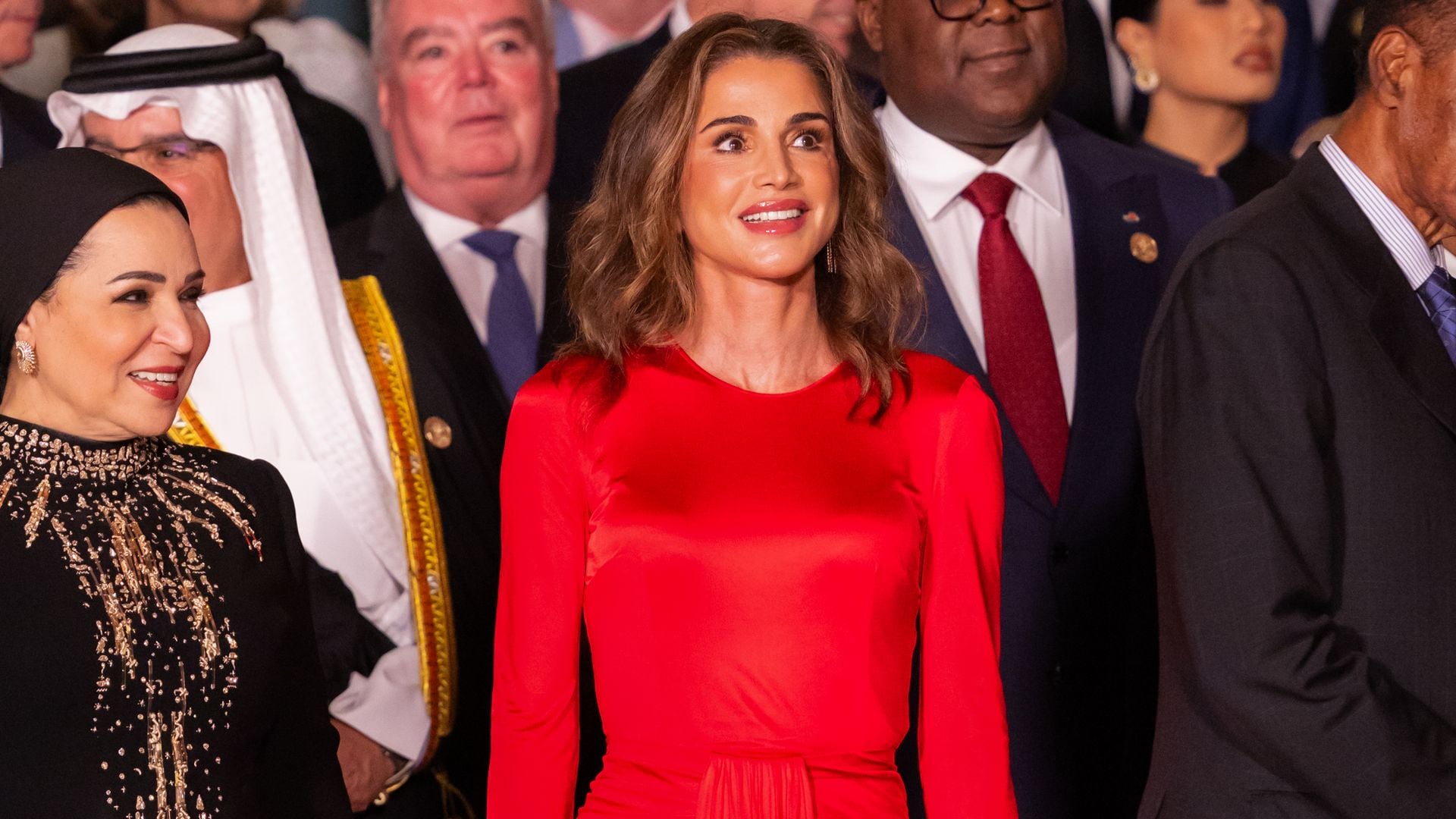 Rania de Jordania en la inauguración del Gran Museo Egipcio, 2025.