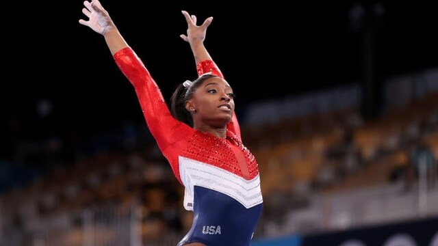 simone biles t