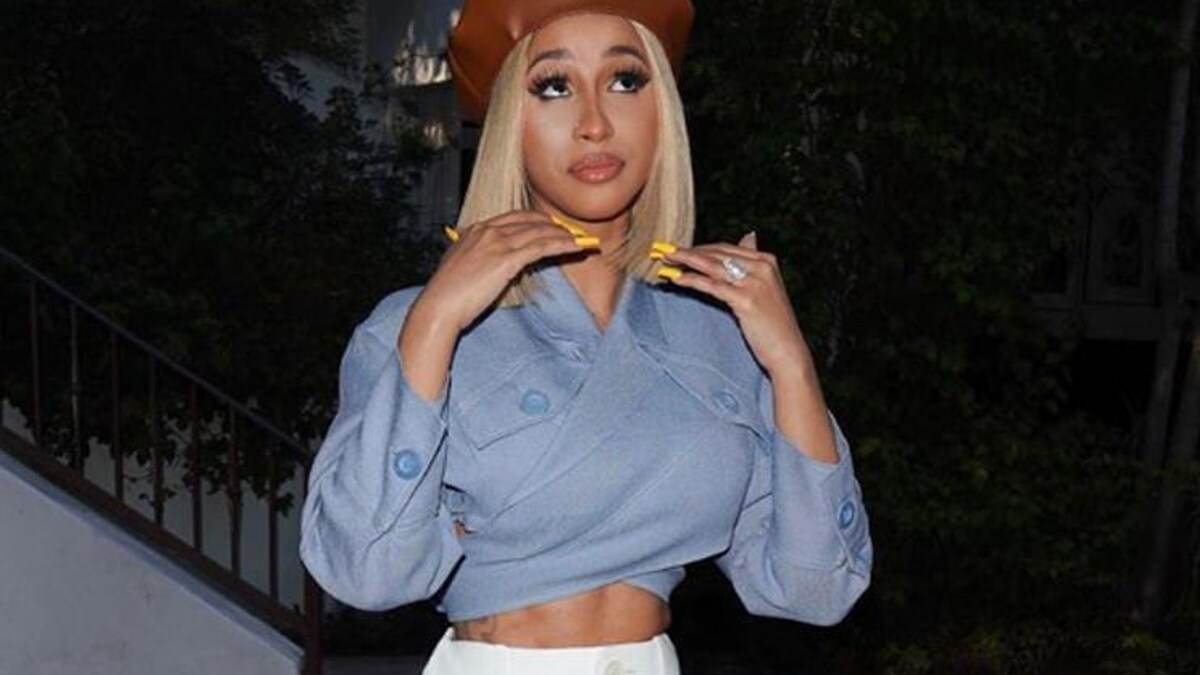 Cardi B shows off super toned abs in her latest social video ¡HOLA!