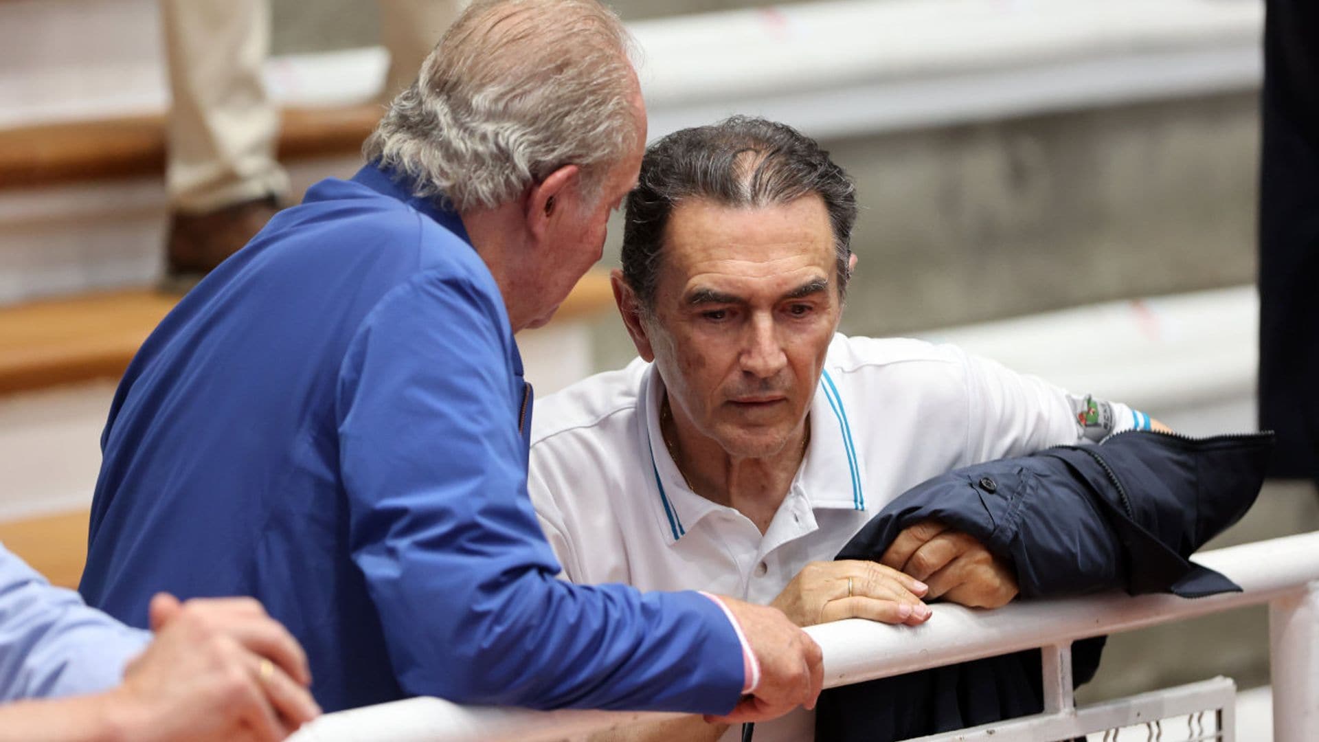 Pedro Campos y su mujer, de nuevo anfitriones de don Juan Carlos en su estancia en Sanxenxo