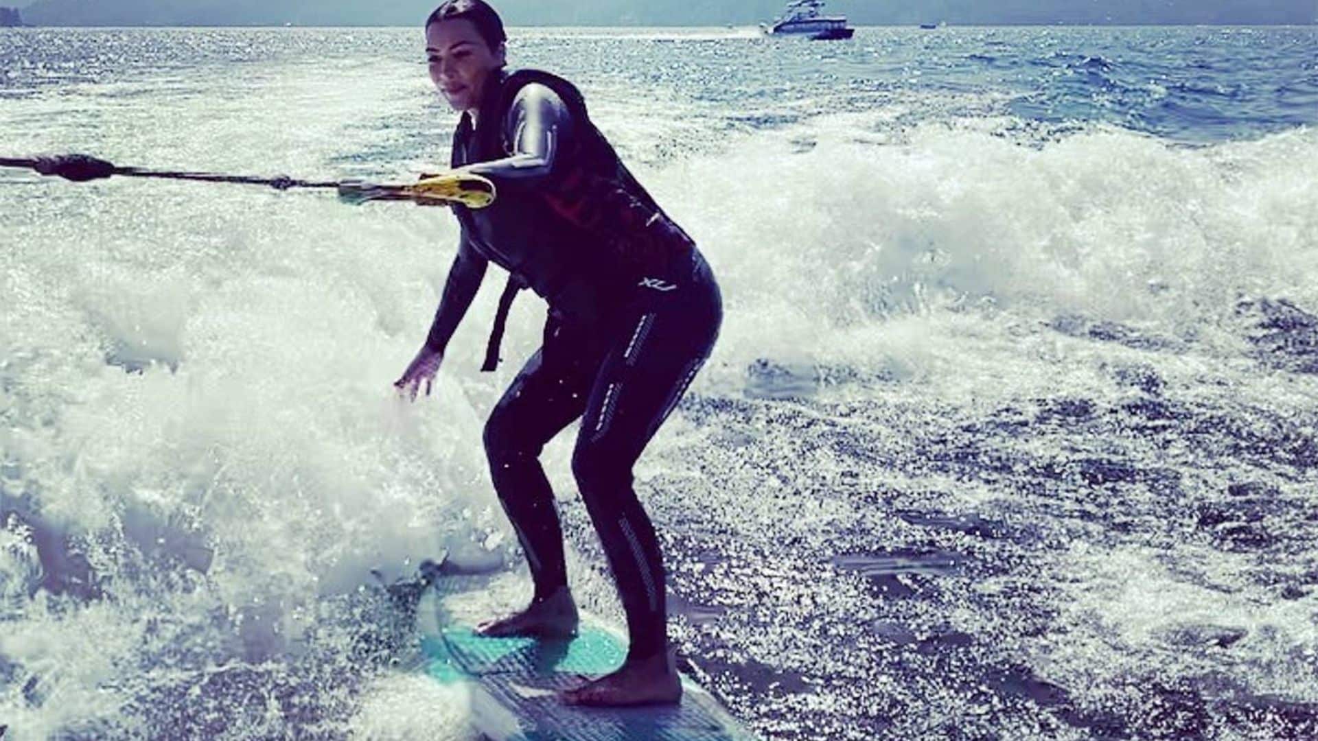 La habilidad de Kim Kardashian y su hija North haciendo 'wakeboard'
