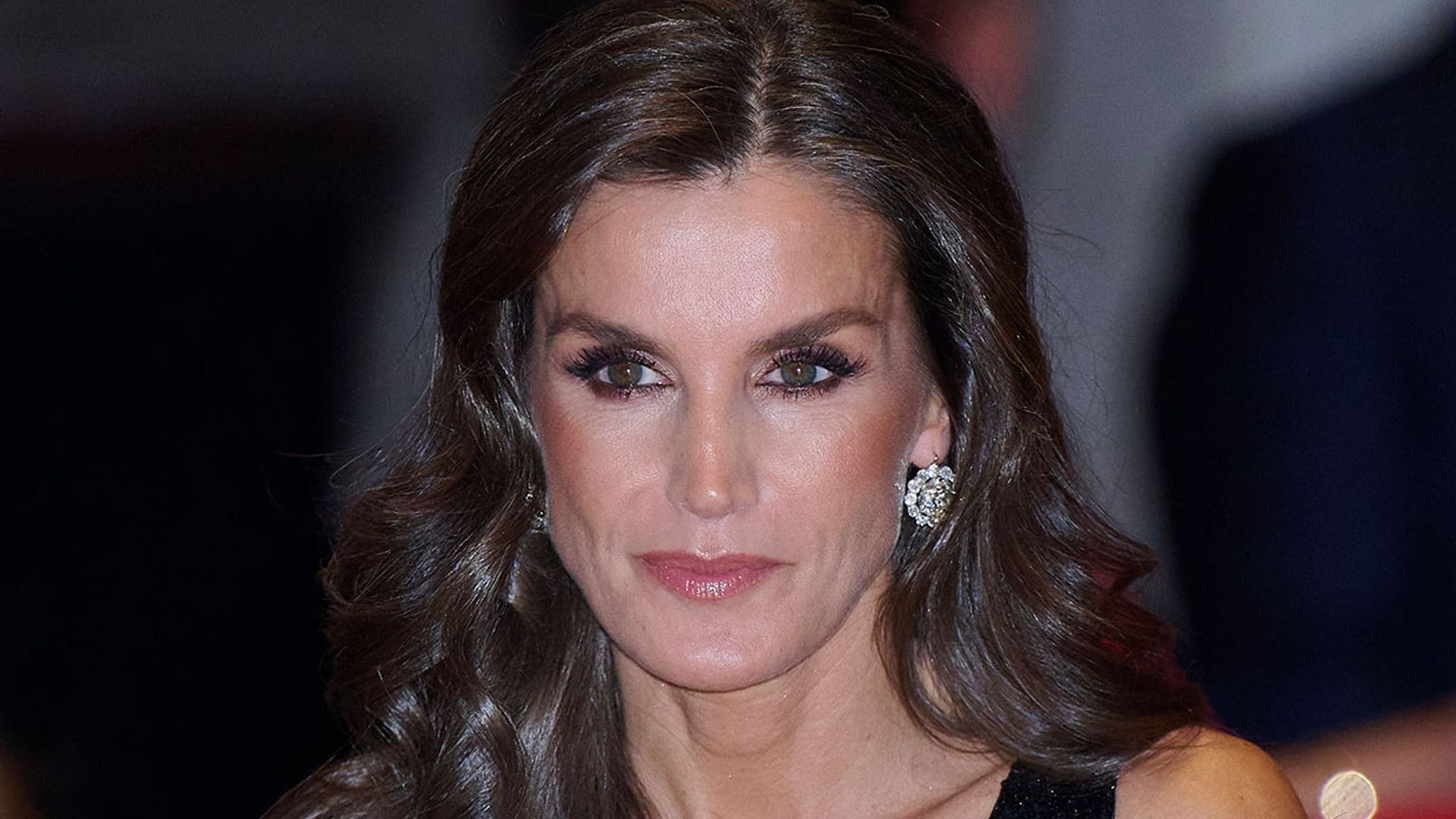 'Gloss capilar', el tratamiento de tendencia que consigue una melena tan brillante como la de la reina Letizia