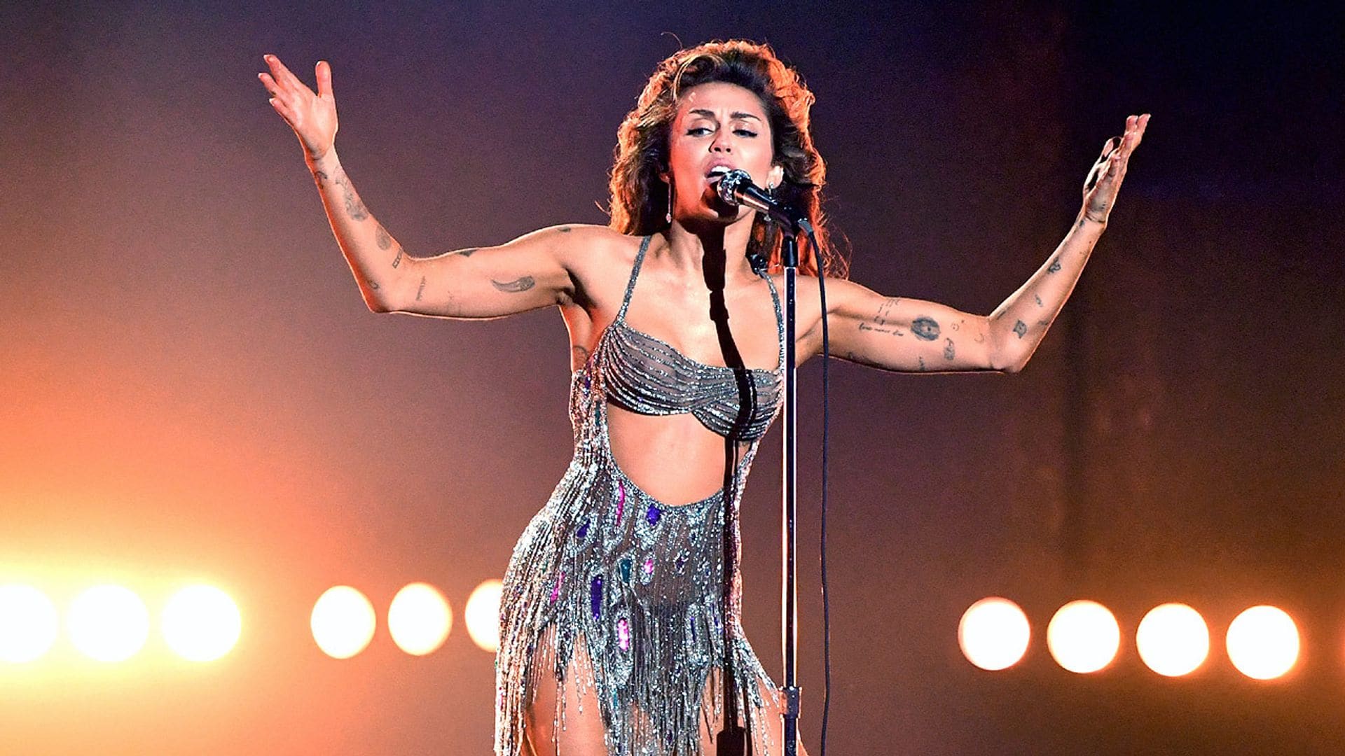 Si te quedaste alucinada con el cuerpazo de Miley Cyrus, te contamos cómo conseguirlo