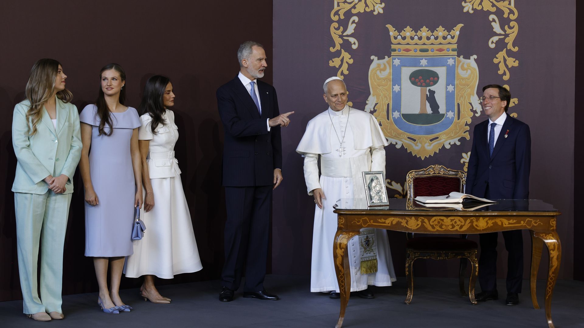 La infanta Sofía recupera su ‘uniforme’ favorito y cumple co