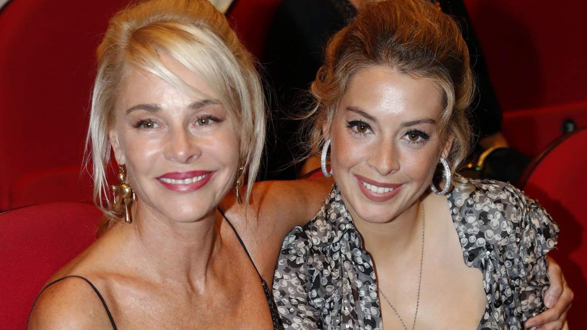 Belén Écija abre el álbum familiar para felicitar a su madre y le dedica unas palabras superemotivas