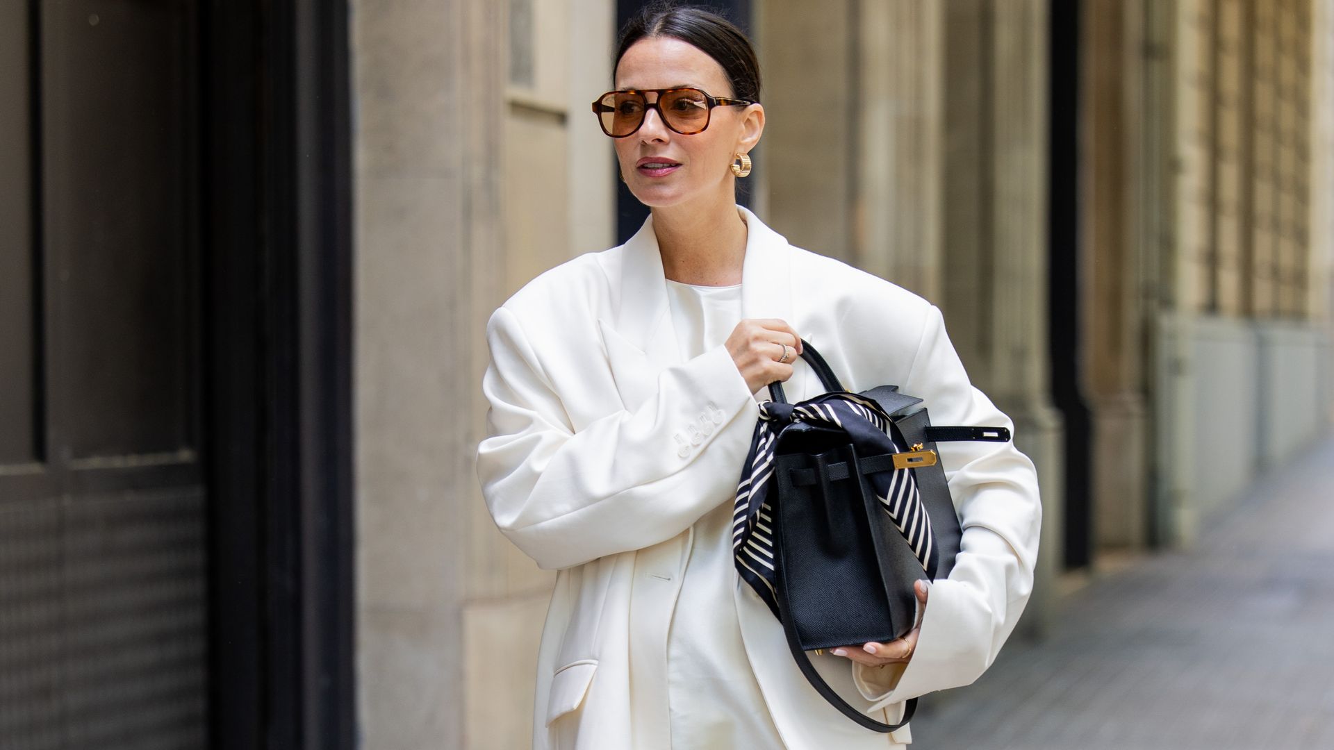 12 blazers fluidas de Zara y otras firmas que triunfan de París a Barcelona