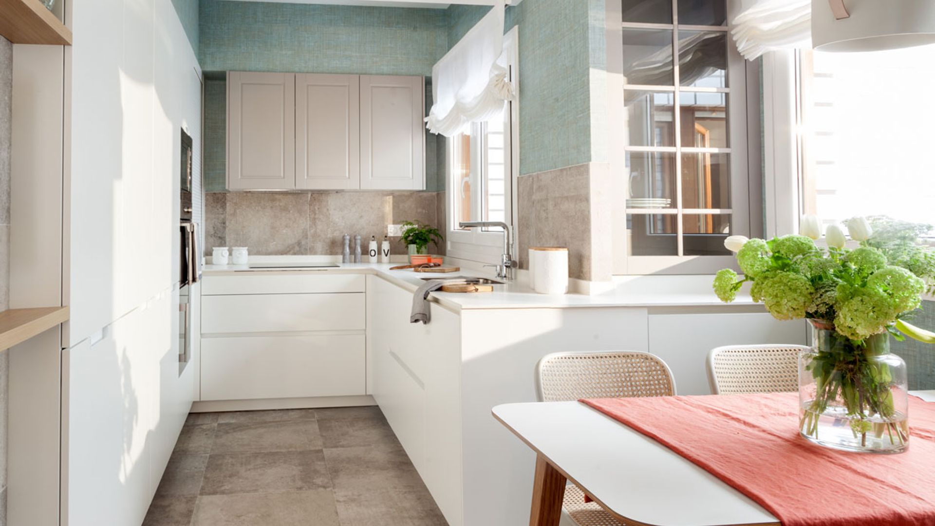 Ideas para decorar cocinas estrechas