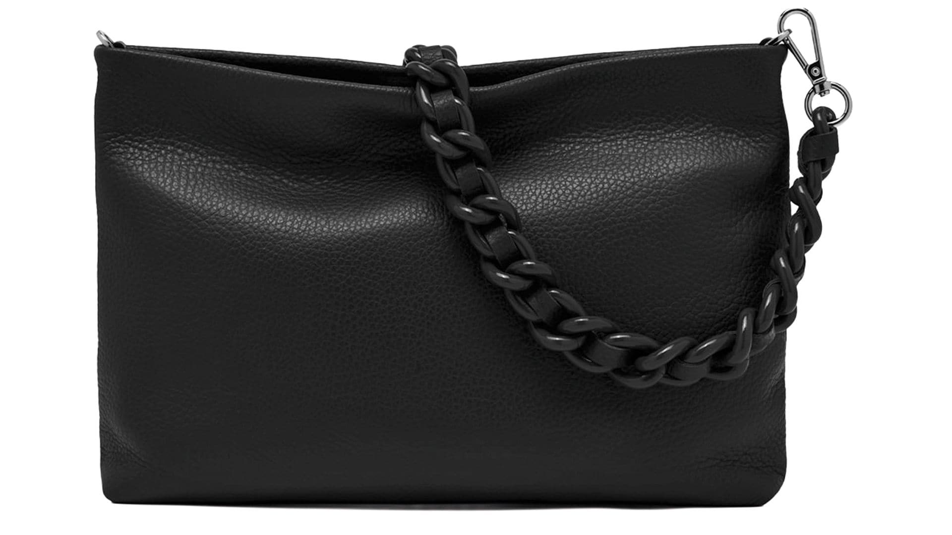 Bolso con cadena monocolor (170 €),  de Gianni Chiarini