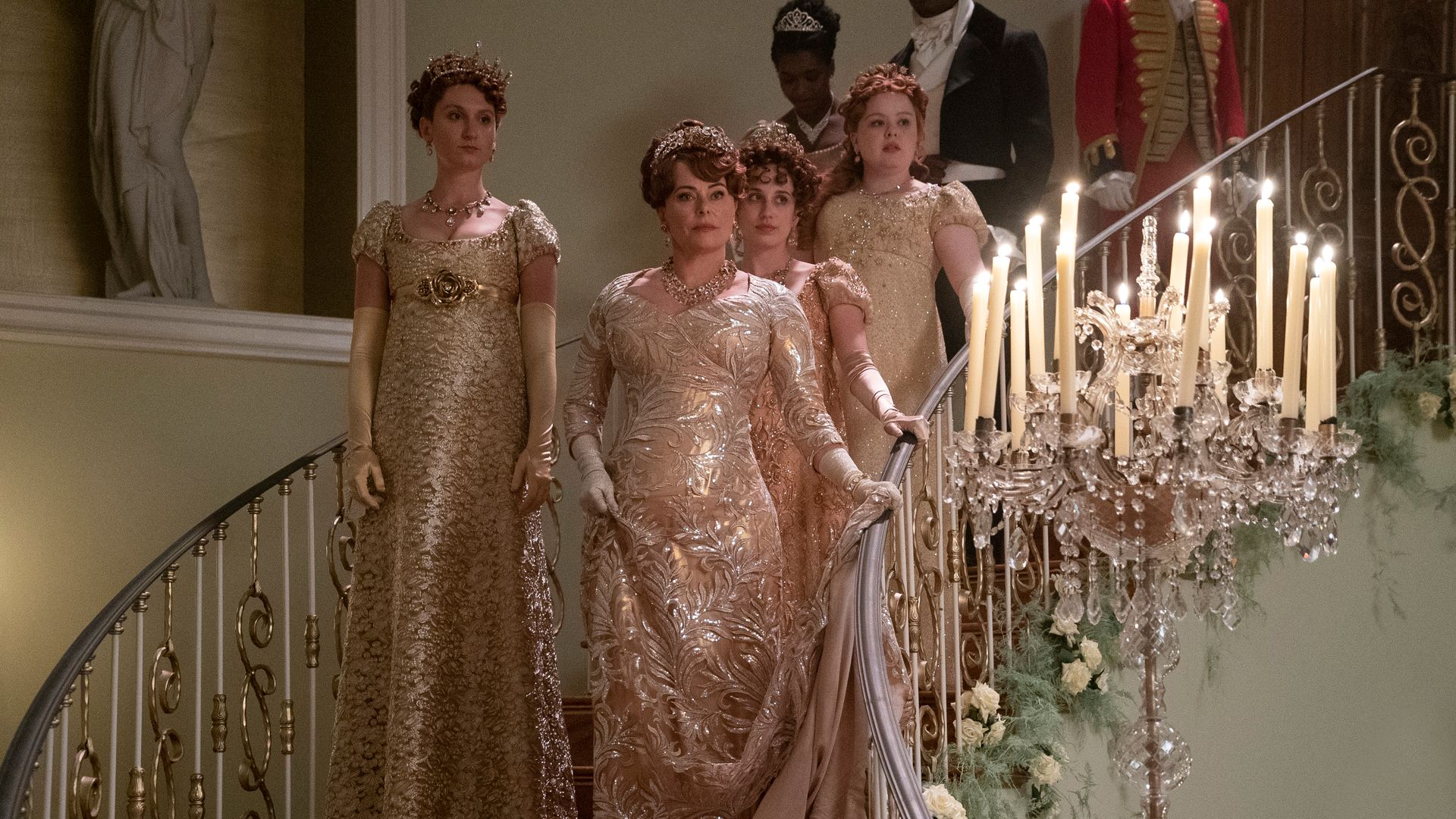 Jamás imaginarías qué actriz de 'Los Bridgerton' se parece (¡y mucho!) a Margot Robbie