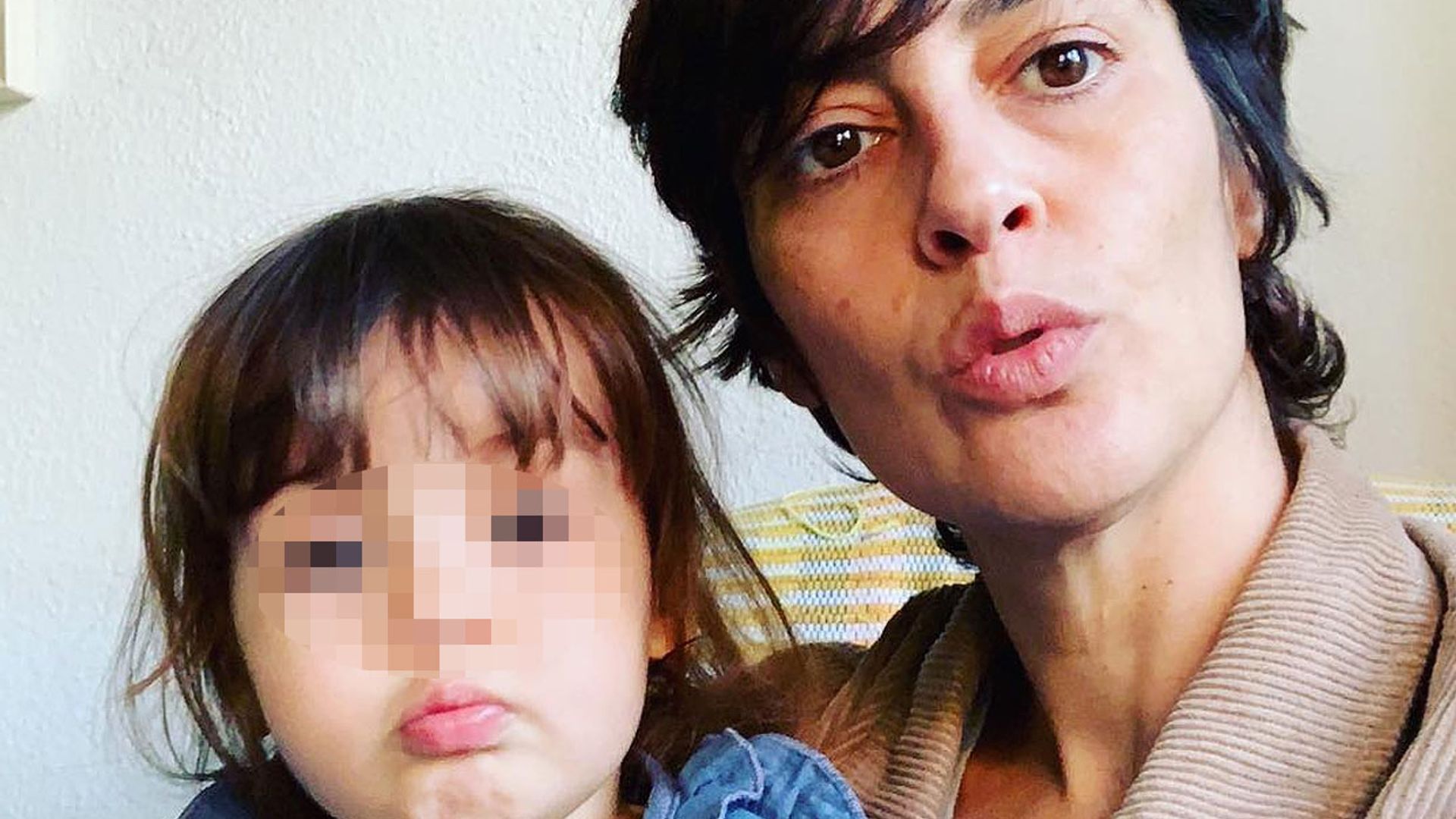 ¡Noa ya es mayor! La hija de Vega impone sus normas en la 'pista de baile'