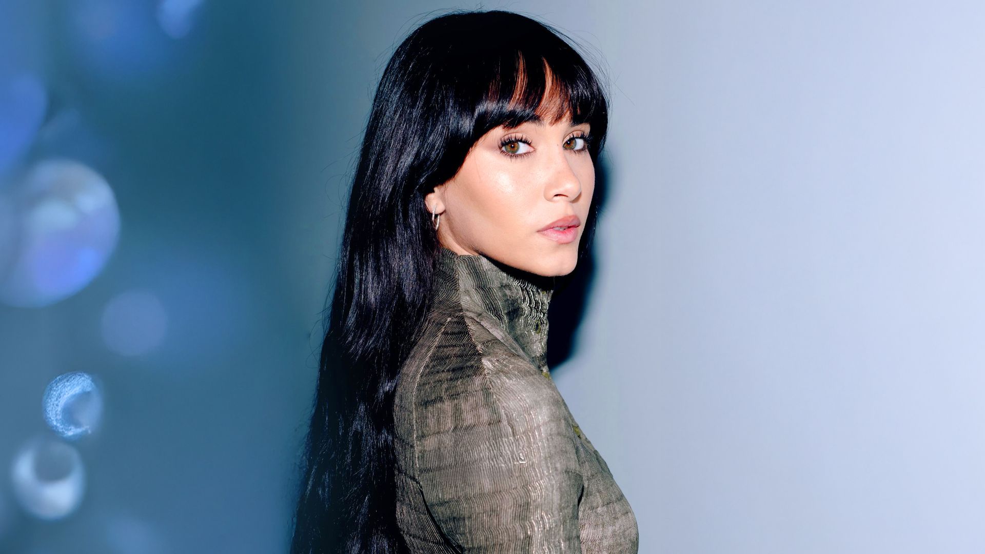 Aitana y su truco para esconderse de los paparazzi en Milán como Diana de Gales: el bolso de 4.000 euros que guarda un gran secreto