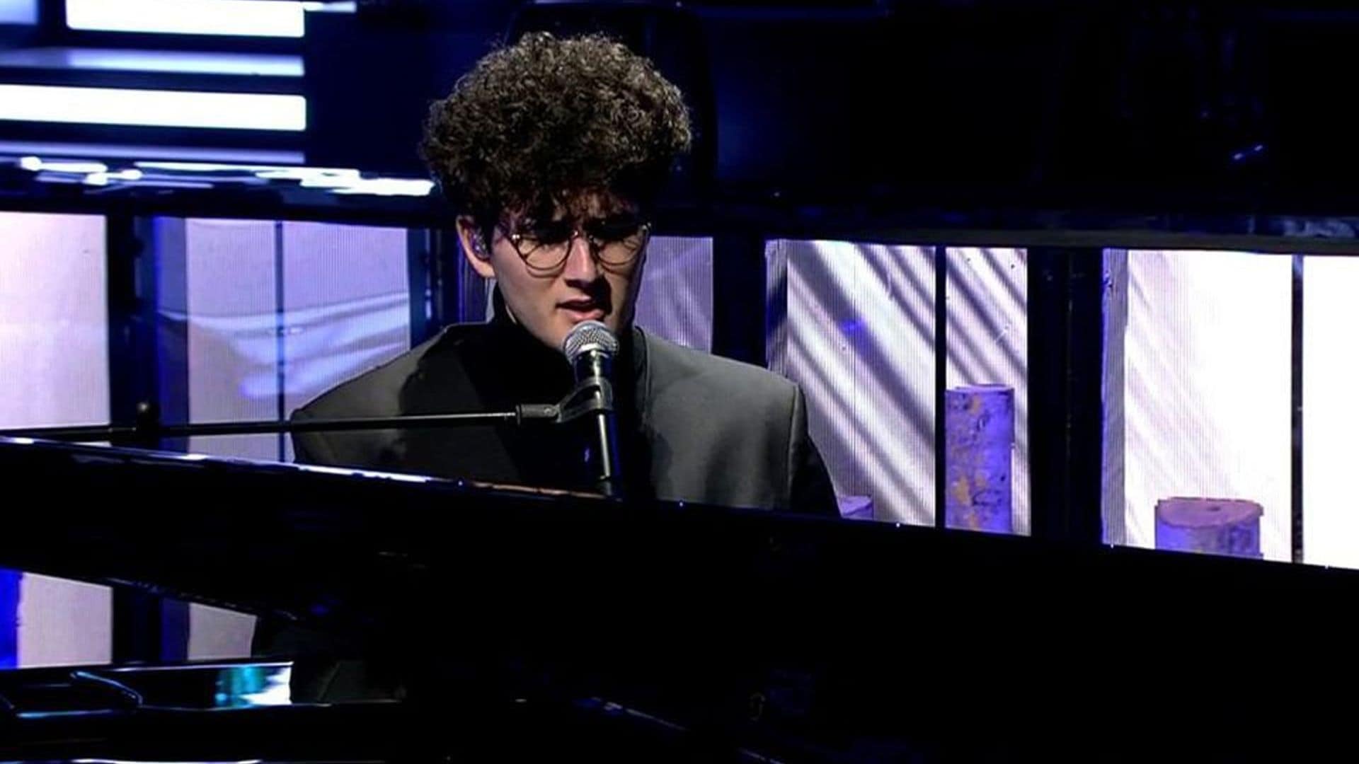 Conoce a Gjon’s Tears, el intérprete de 'Tout l'Univers', la banda sonora del documental de Rocío Carrasco