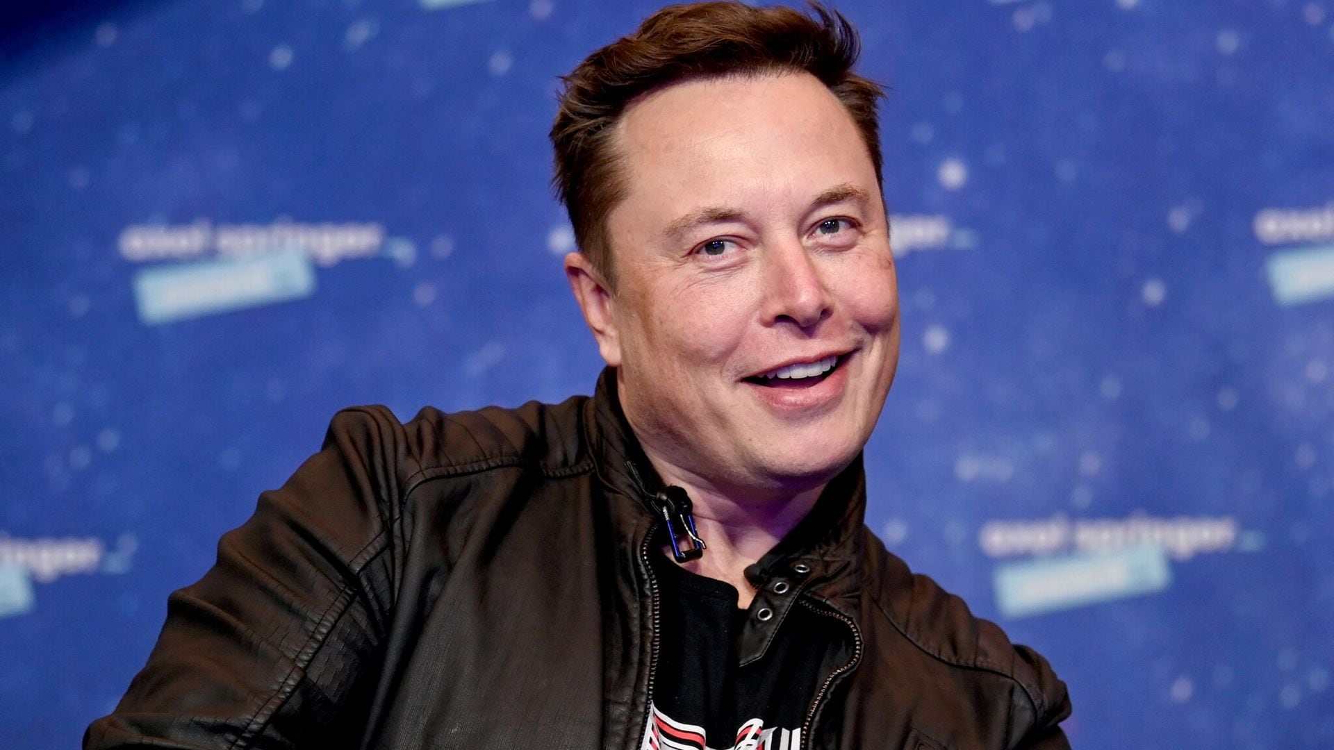 El multi millonario Elon Musk ofrece $5 mil dólares a adolescente por cerrar su cuenta en redes sociales
