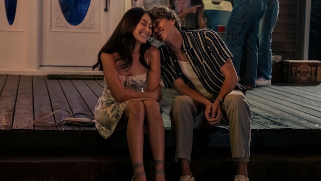 Belly (Lola Tung) y Jeremiah (Gavin Casalegno) in THE SUMMER I TURNED PRETTY Photo: Erika Doss © AMAZON CONTENT SERVICES LLC