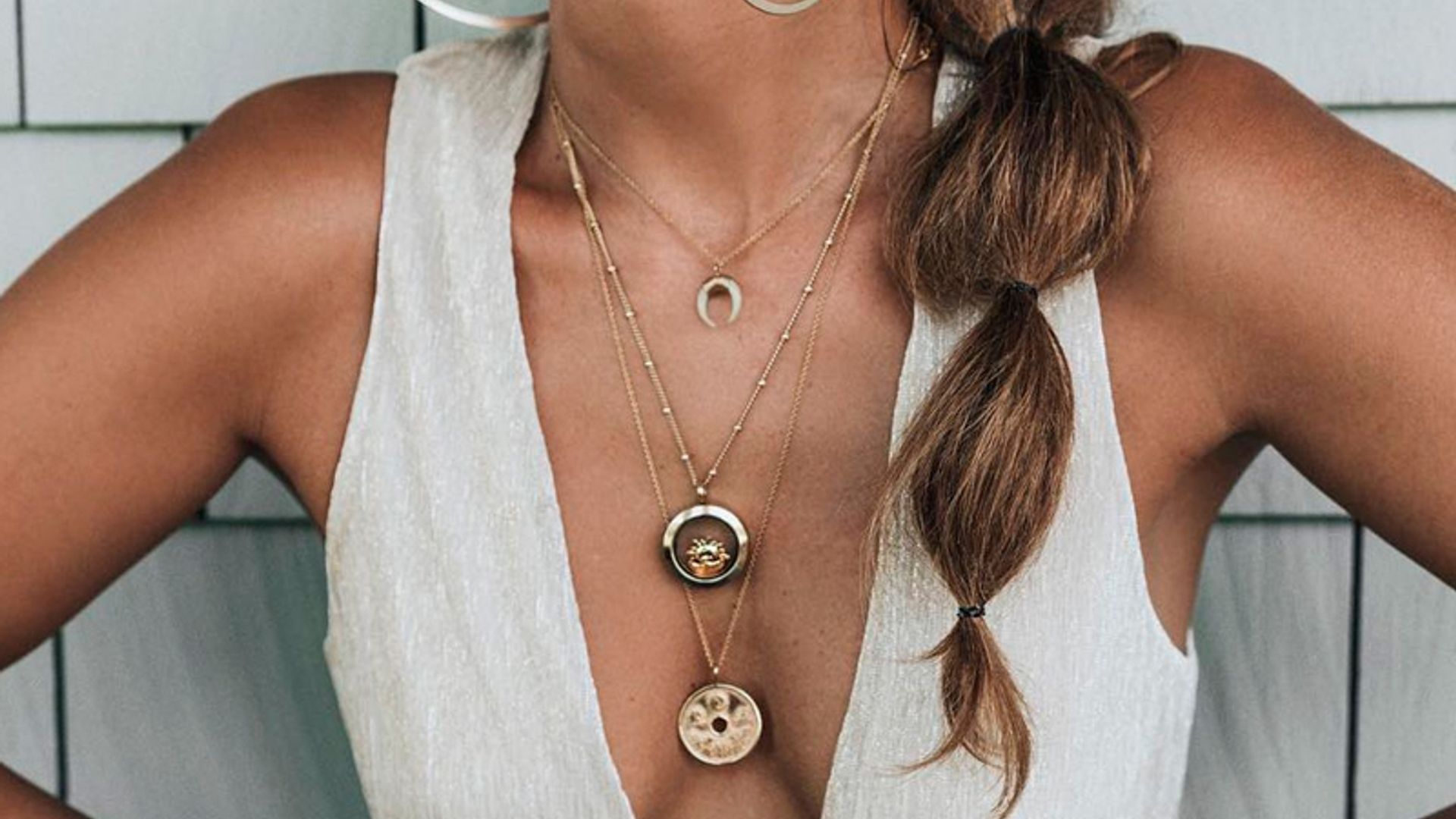 Collares 'XS', los accesorios que le darán un giro radical a tu escote este verano