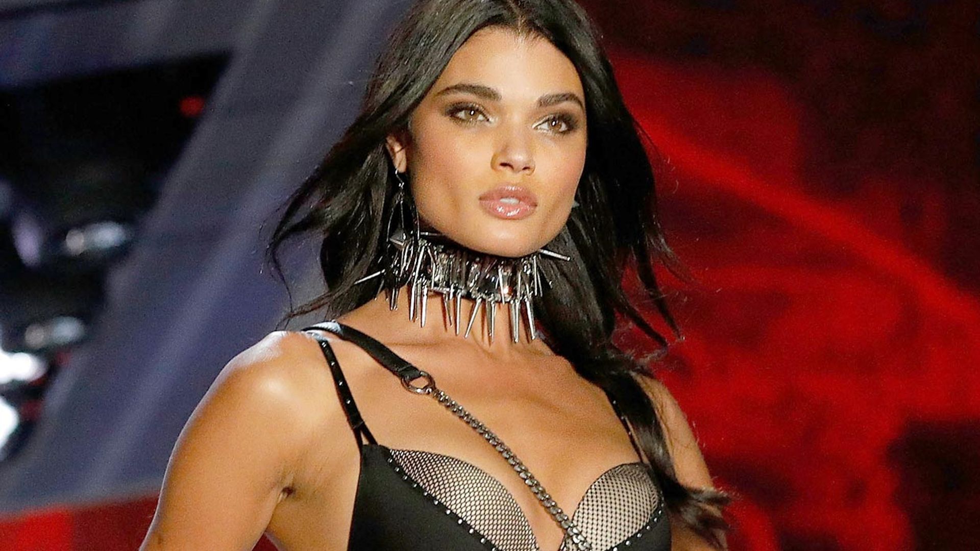 La modelo embarazada Daniela Braga se apunta al fiestón que desvela ‘la gran incógnita’