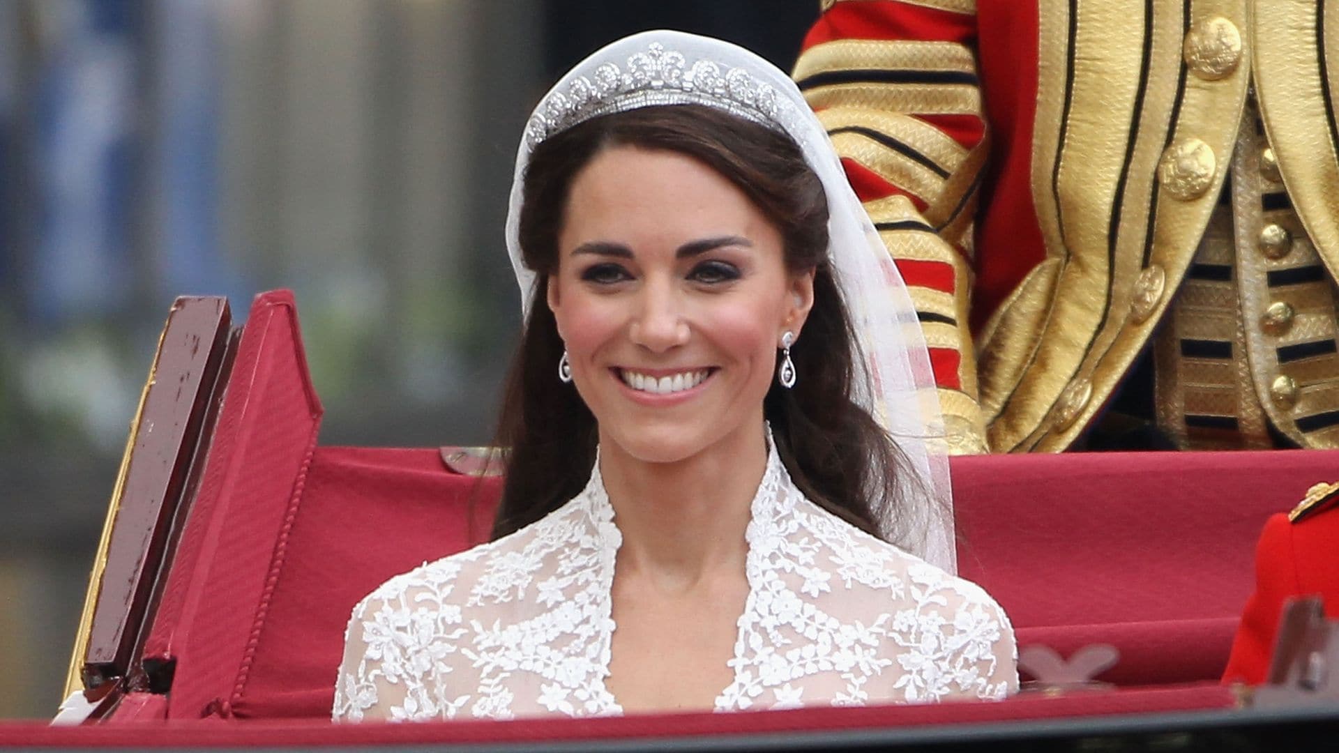 La fascinante historia detrás de la tiara que convirtió a Kate Middleton en princesa hace 14 años