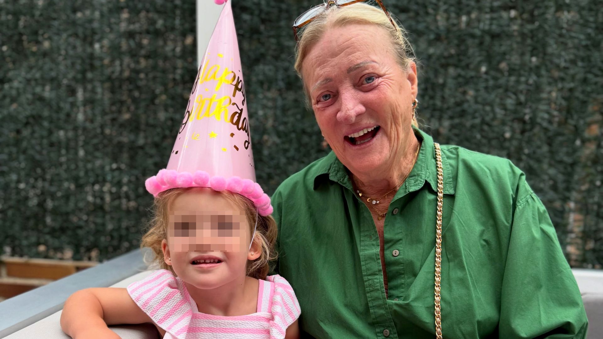 La familia Prat se reúne en la fiesta de cumpleaños de la hija pequeña de Andrea:  Mi pequeña terremoto 