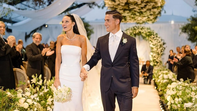 Oriana Sabatini y Paulo Dybala el día de su boda el 20 de julio de 2024.